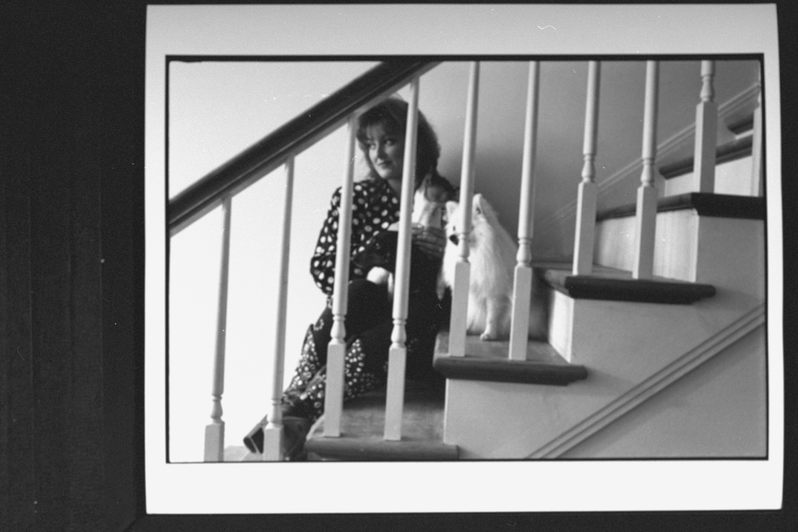 The girl with her dogs at home on November 9, 1990 | Source: Getty Images