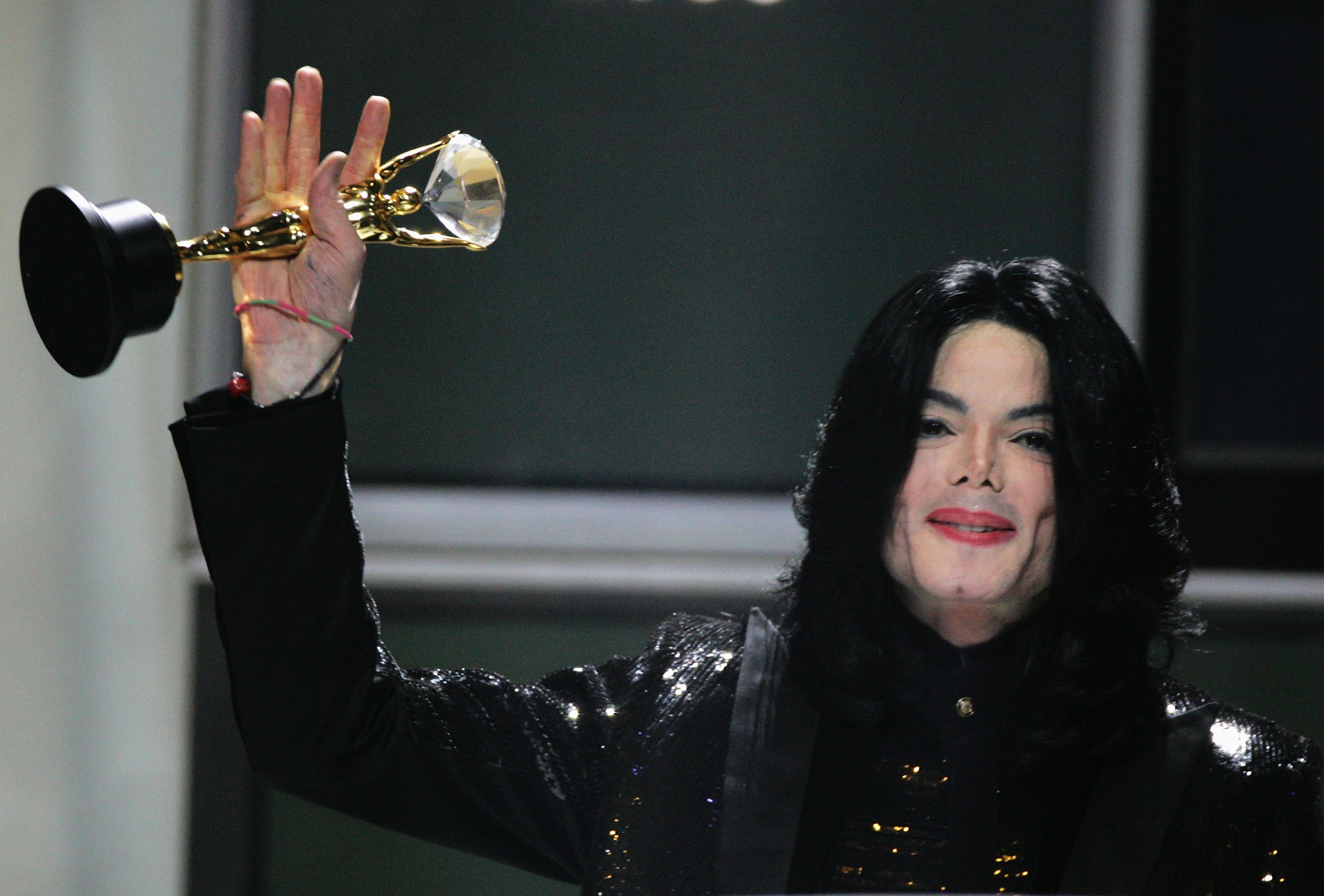 Michael Jackson at the World Music Awards  in London in 2006 | Source: Getty Images