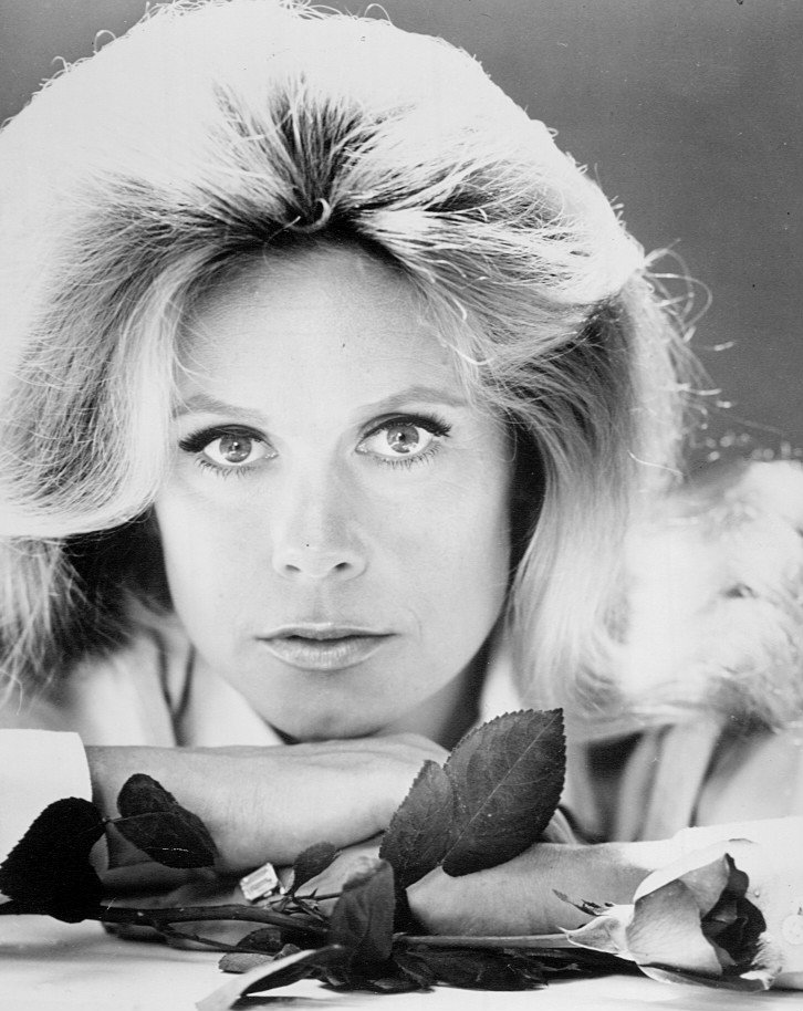 Headshot of Elizabeth Montgomery from "Bewitched" circa 1971 | Source: Wikimedia Commons