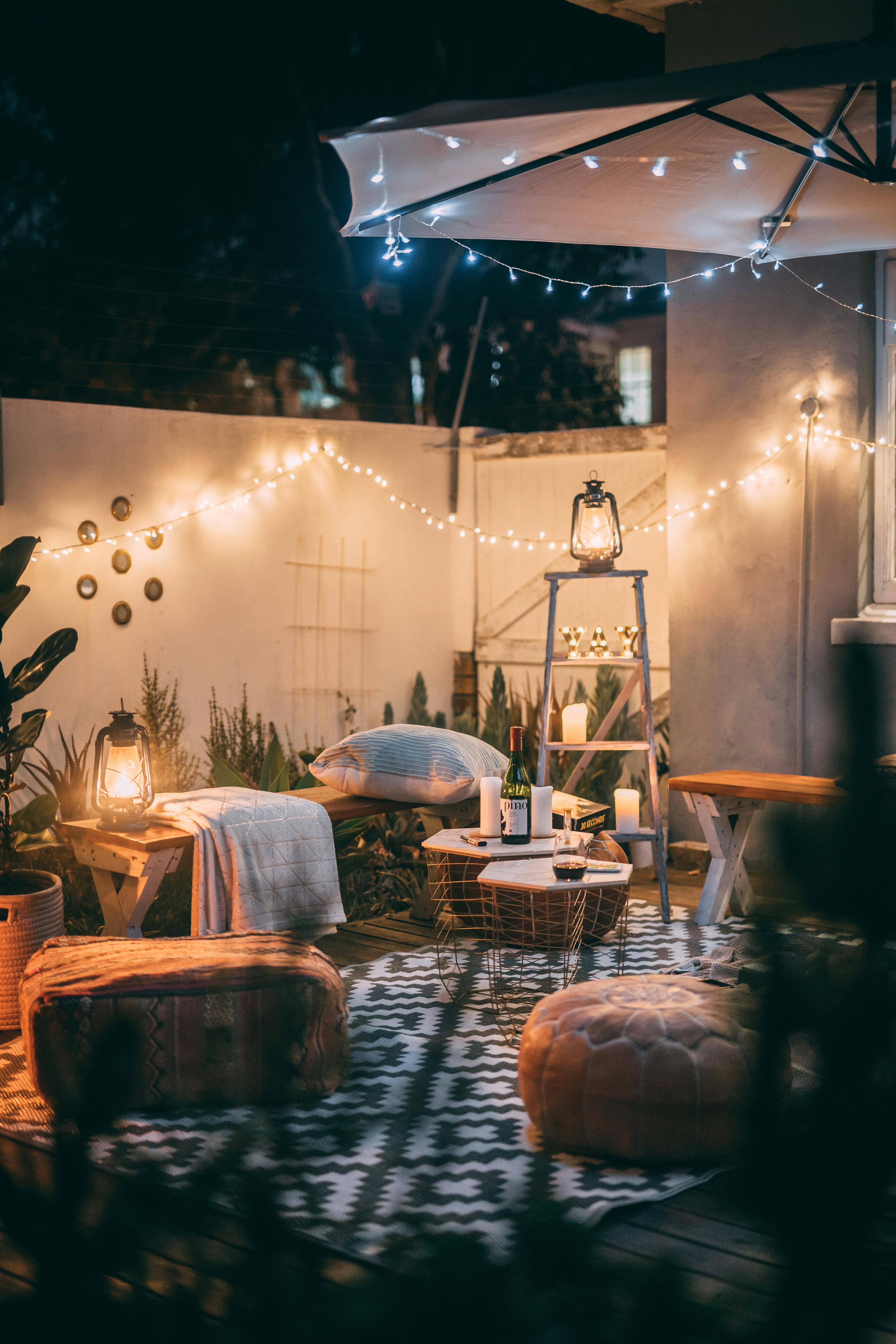 A cozy outdoor setting | Source: Pexels
