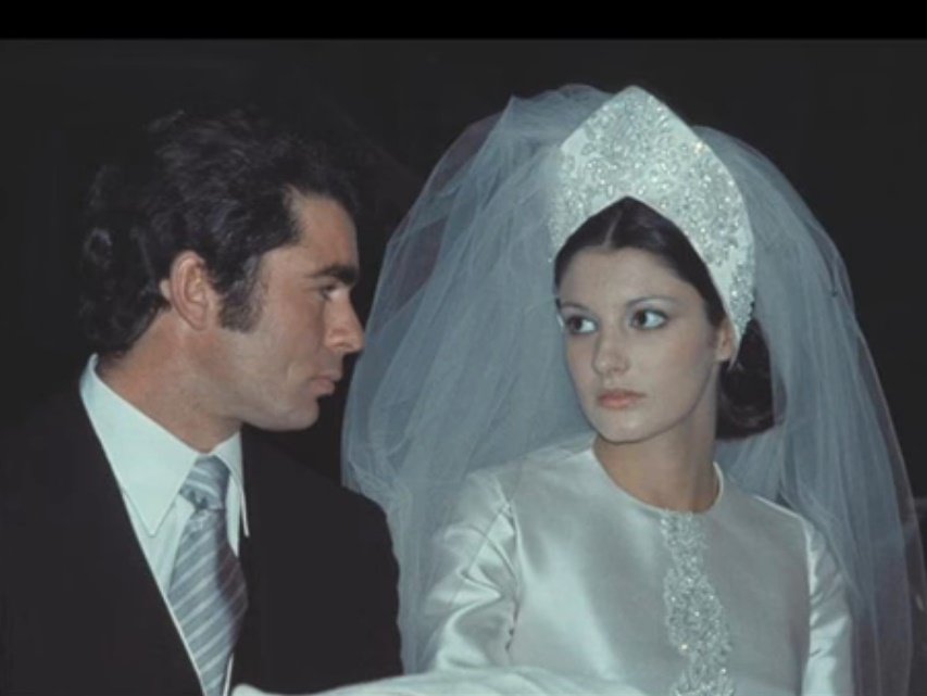 Carmina en su boda con Francisco Rivera. | Foto: YouTube/EscarlataOhara Carmina en su boda con Francisco Rivera. | Foto: YouTube/EscarlataOhara