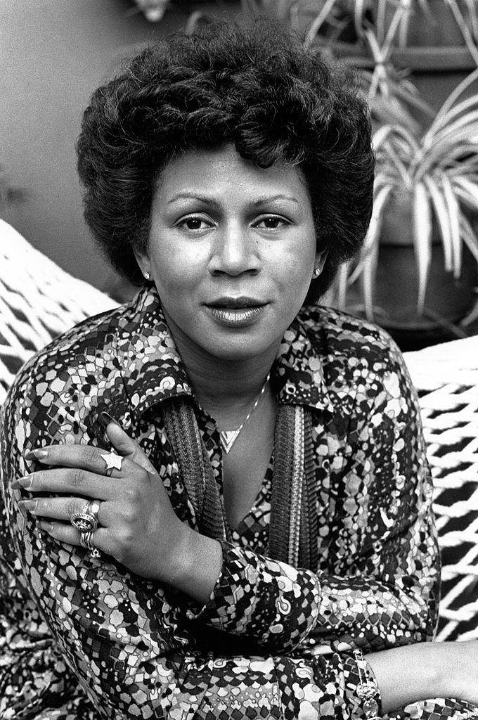 R&B singer Minnie Riperton poses for a portrait on October 20, 1977 in Los Angeles, California. | Source: Getty Images