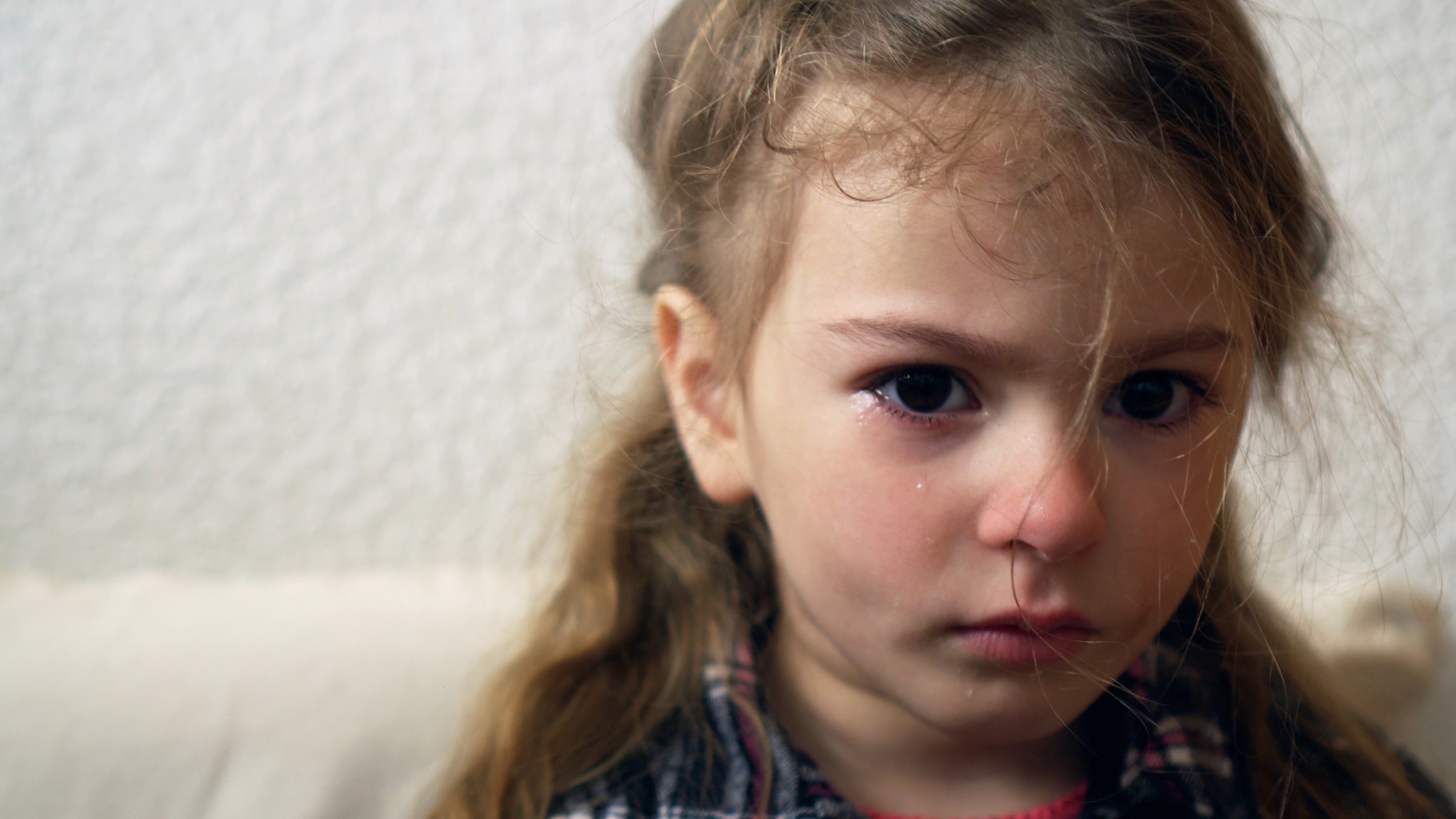 Crying girl | Source: Shutterstock.com