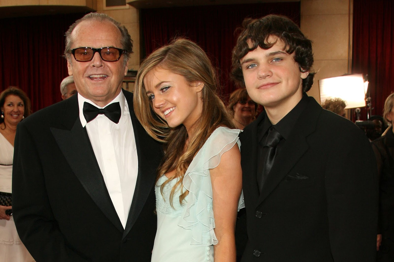 Jack, Lorraine, and Ray Nicholson at The 78th Annual Academy Awards in 2006. | Source: Getty Images