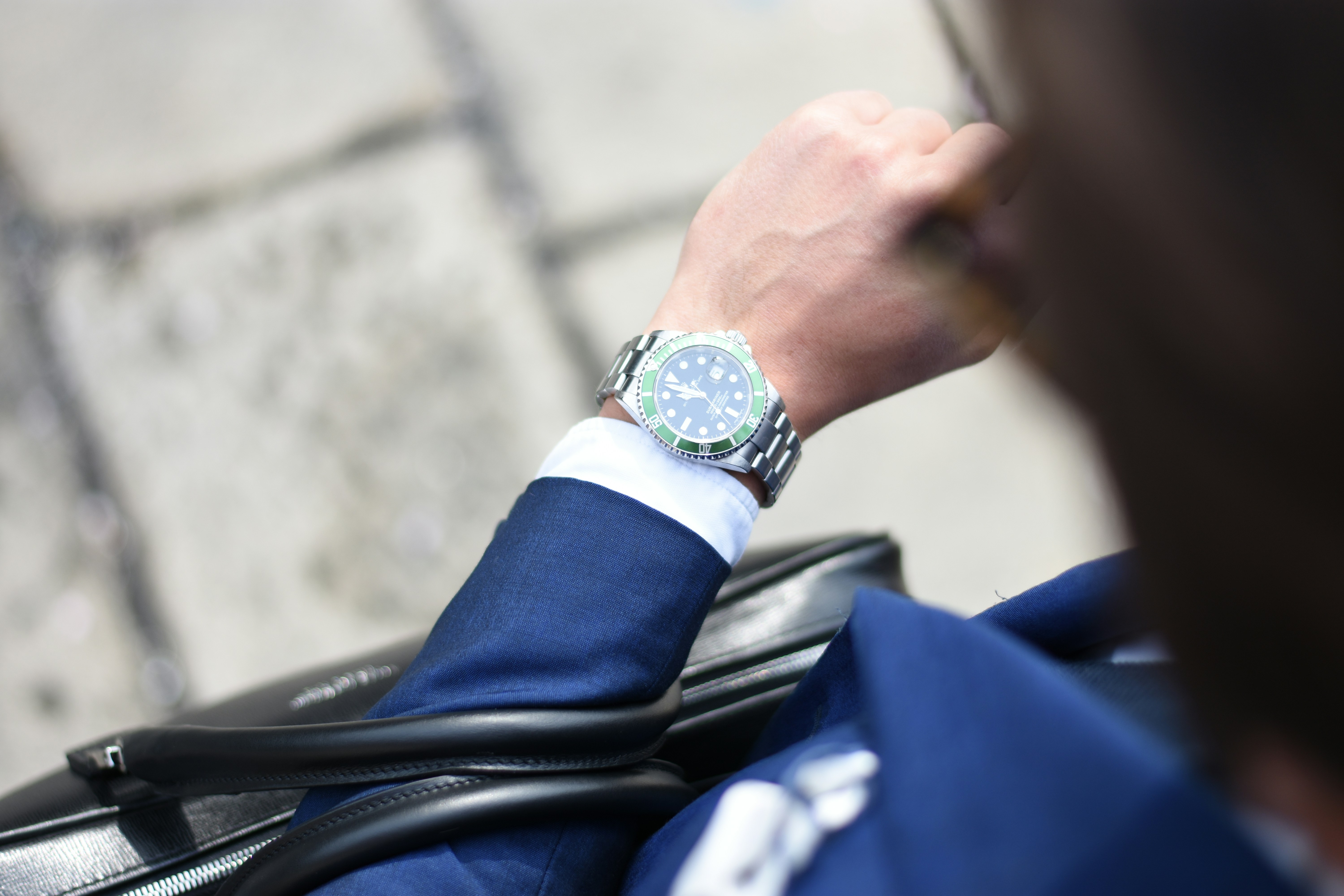 A watch on a man's wrist | Source: Unsplash