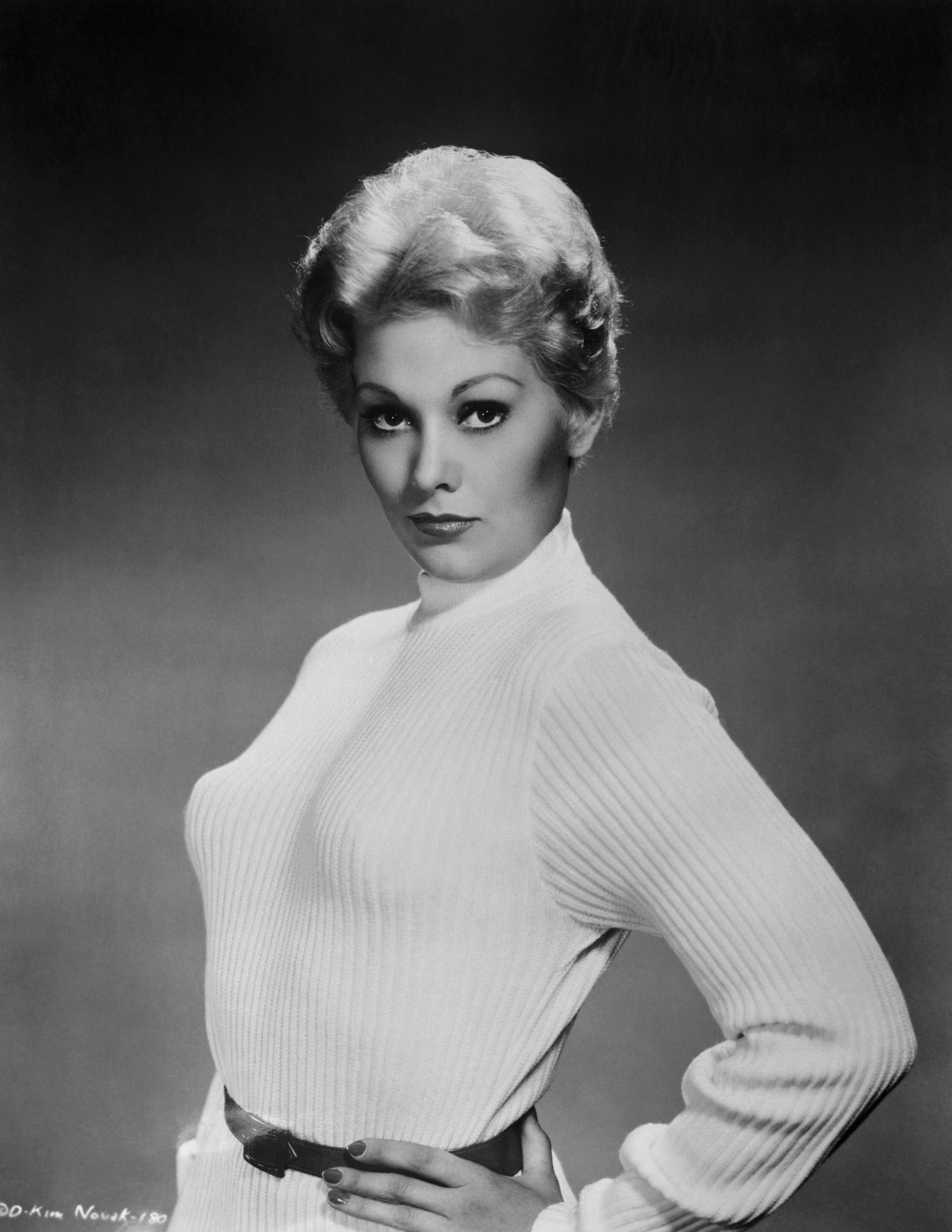 Kim Novak on January 27, 1956 | Source: Getty Images