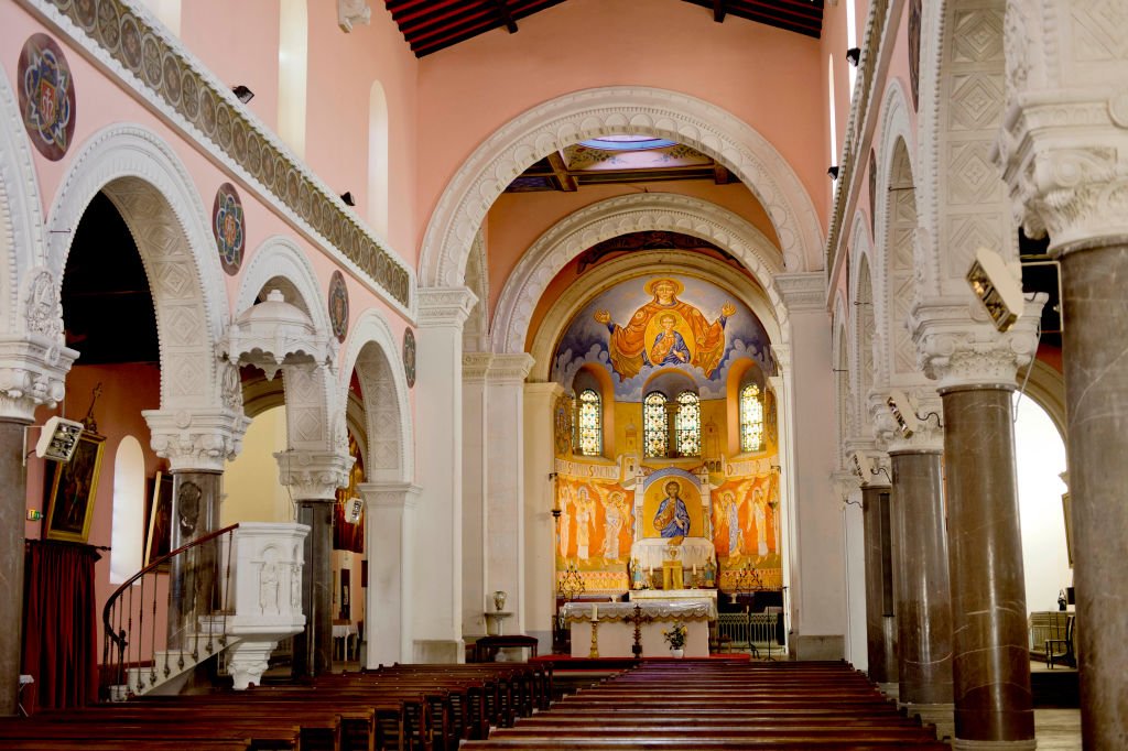 L'intérieur d'une église catholique. | Photo : Getty Images