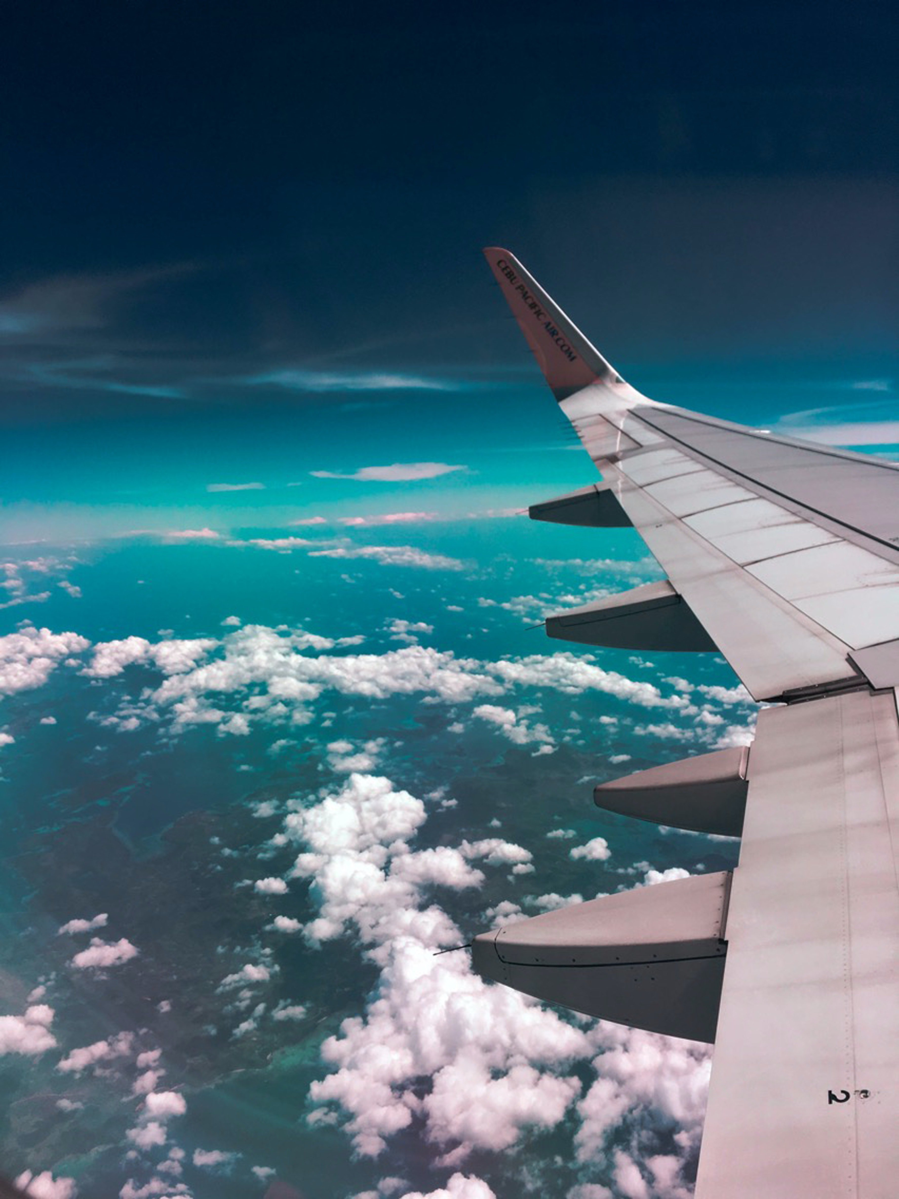 The airplane climbed too high and passed the pearly gates of heaven. | Photo: Pexels