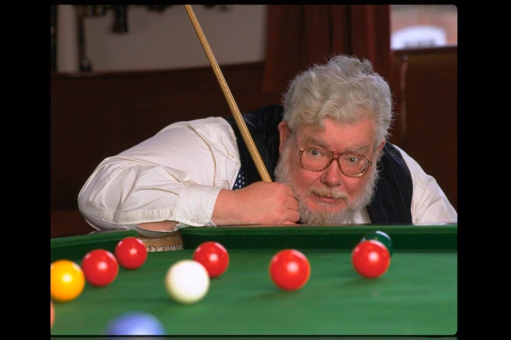 Richard Griffiths in his role as Henry Crabbe from the BBC television drama series 'Pie in the Sky' in 1997 | Photo: Getty Images