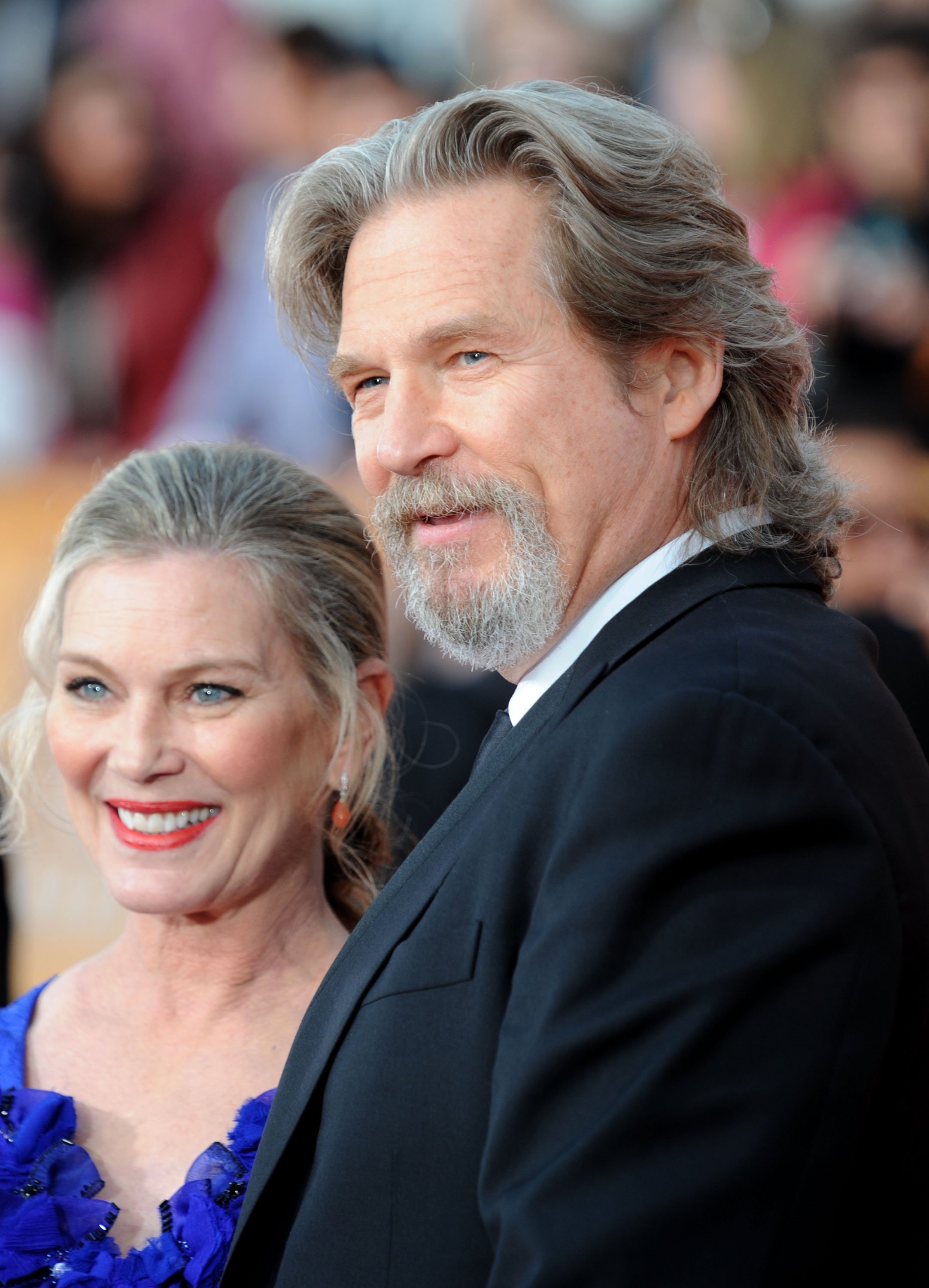 Actor Jeff Bridges and wife Susan Bridges arrive at the 16th Annual Screen Actors Guild Awards held at the Shrine Auditorium on January 23, 2010 in Los Angeles, California. | Source: Getty Images