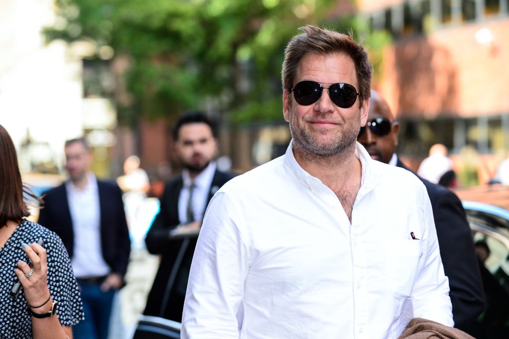 Michael Weatherly leaving the "AOL Build" taping at the AOL Studios on September 26, 2017 in New York | Photo: Getty Images