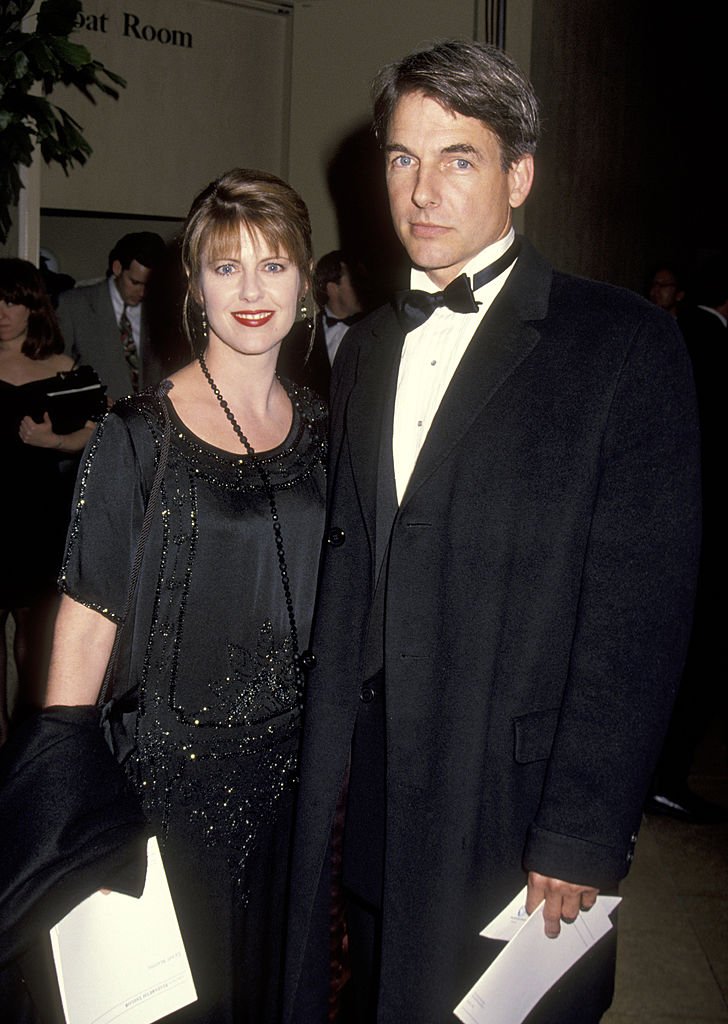 Pam Dawber und Mark Harmon während der 21. jährlichen AFI Lifetime Achievement Awards ehrt Liz Taylor im Beverly Hilton Hotel in Beverly Hills, Kalifornien, USA. | Quelle: Getty Images