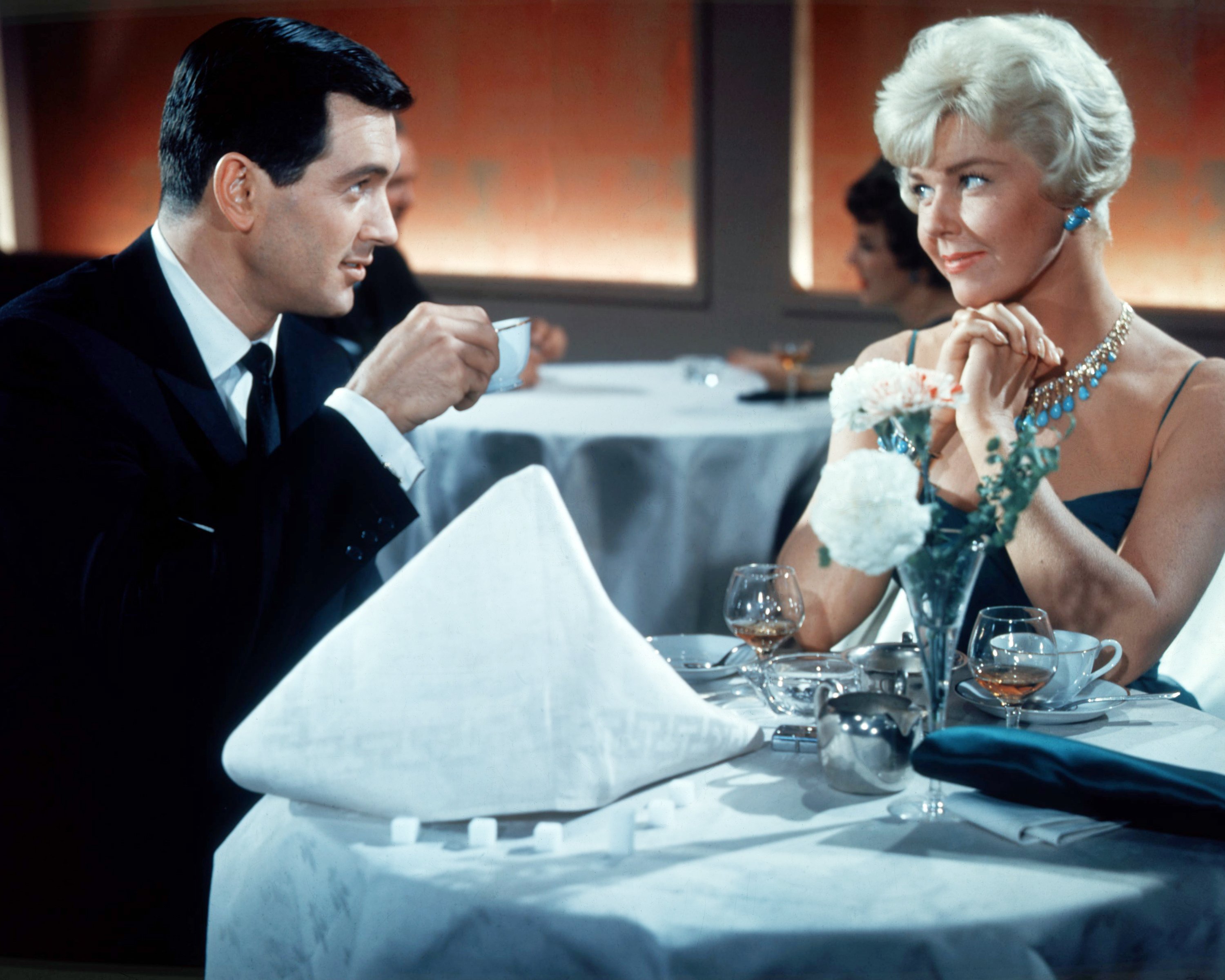 Rock Hudson and Doris Day on the set of "Pillow Talk" in 1959 | Source: Getty Images