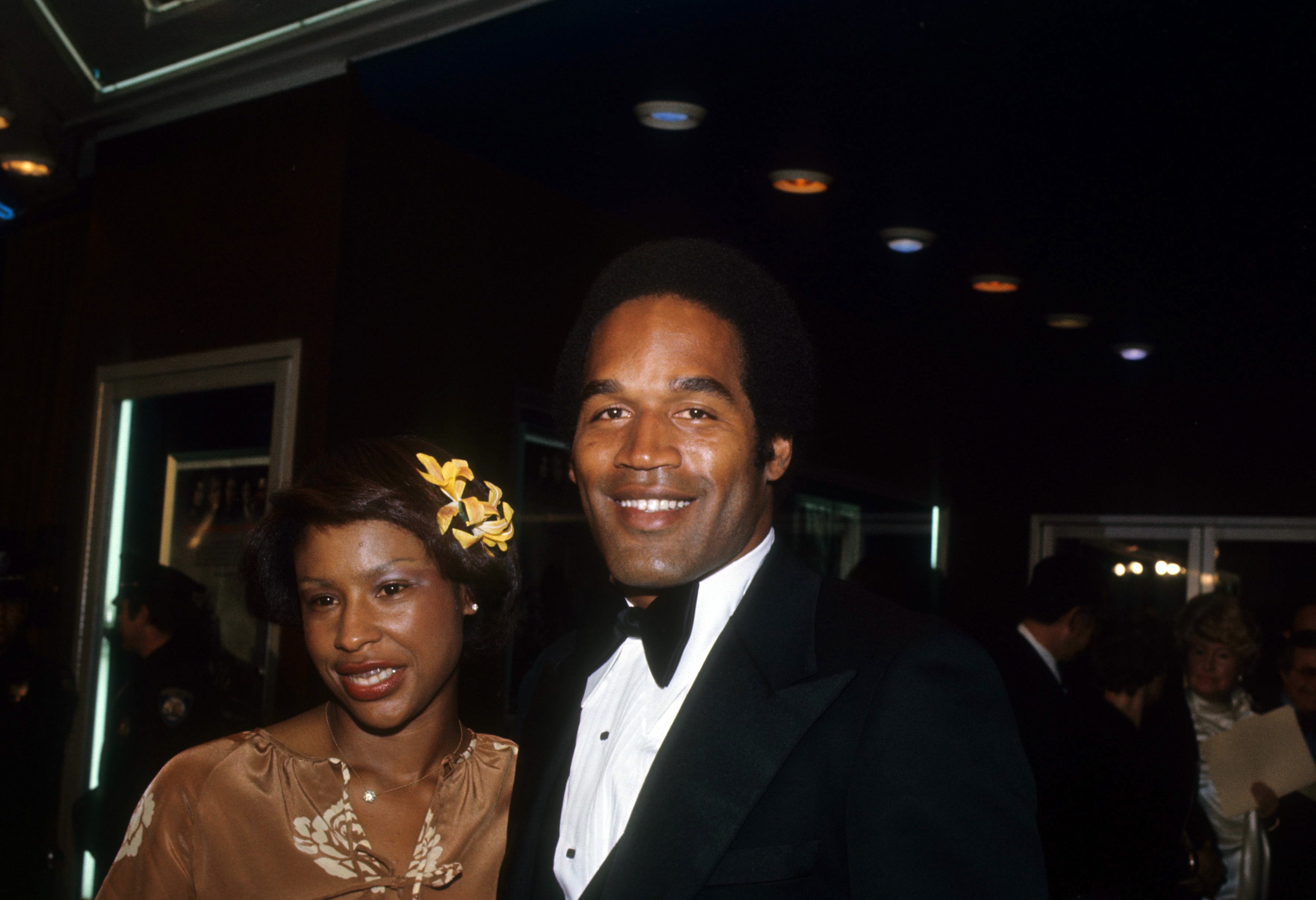 Marguerite Whitley and O.J. Simpson pose for a portrait at a movie premiere in 1977, in Los Angeles, California. | Source: Getty Images