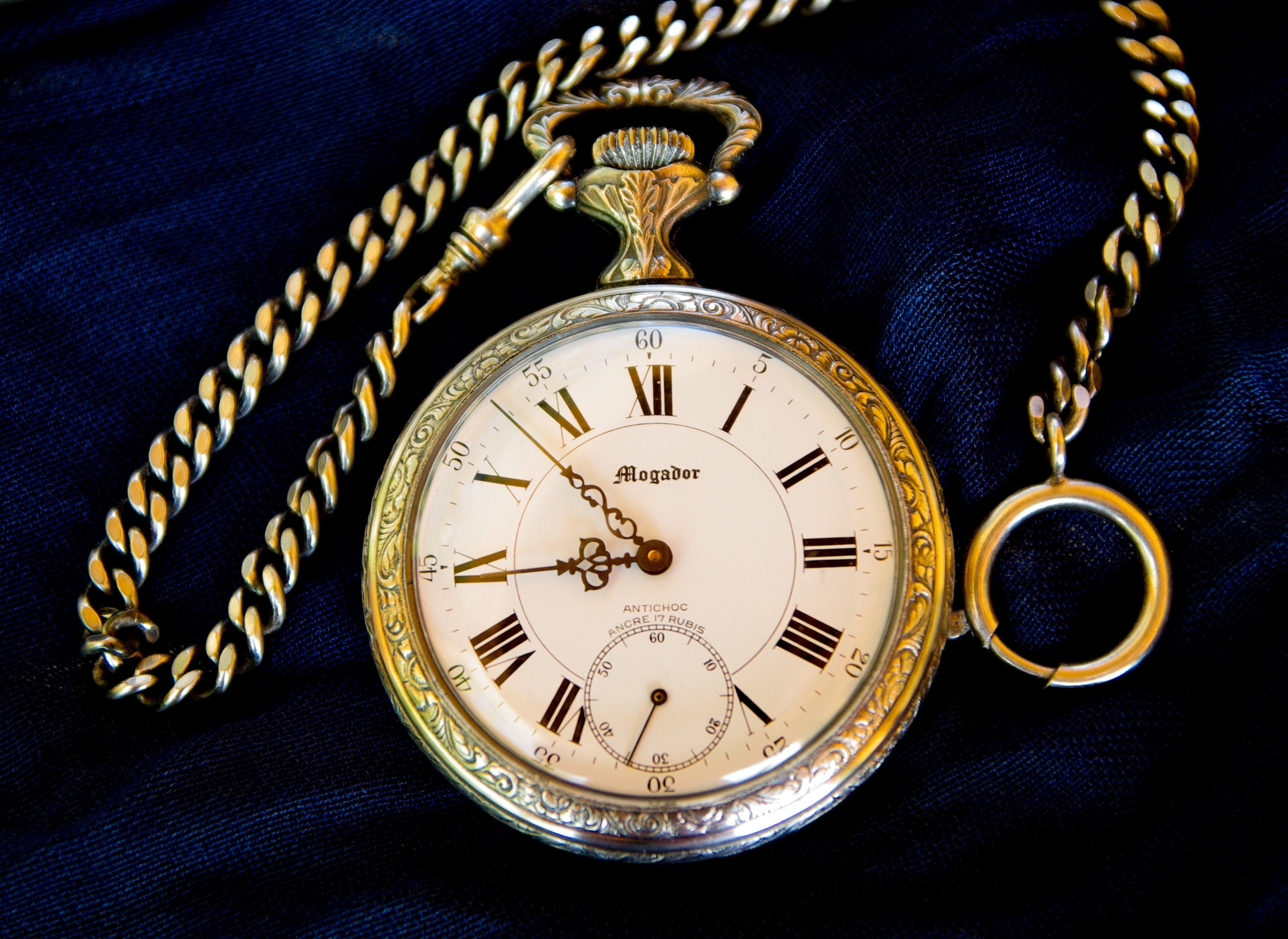 Oma Penny gab Rob die Taschenuhr. | Quelle: Unsplash