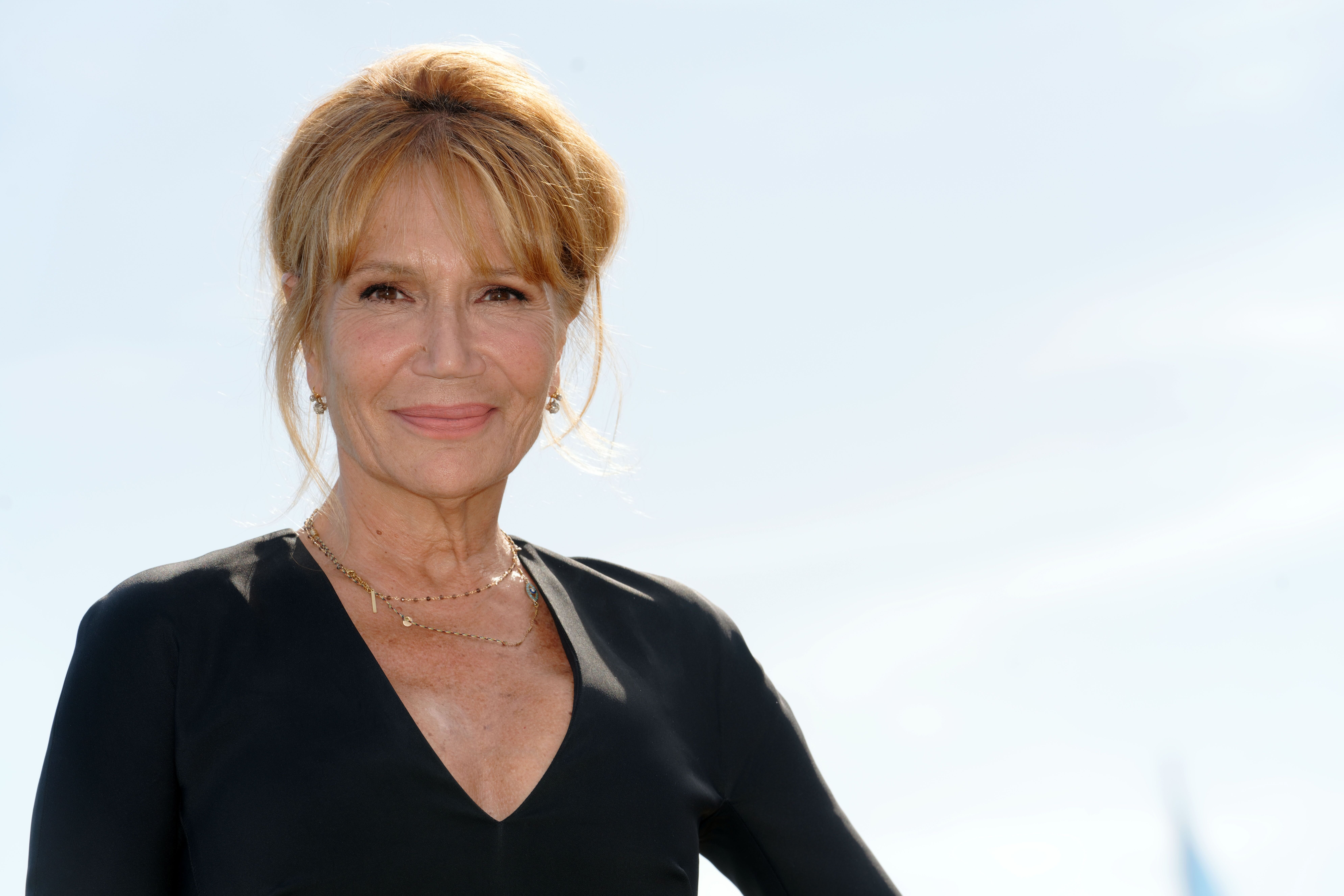 Clémentine Celarié assiste au 21e Festival de fiction télévisuelle à La Rochelle, France. | Photo : Getty Images