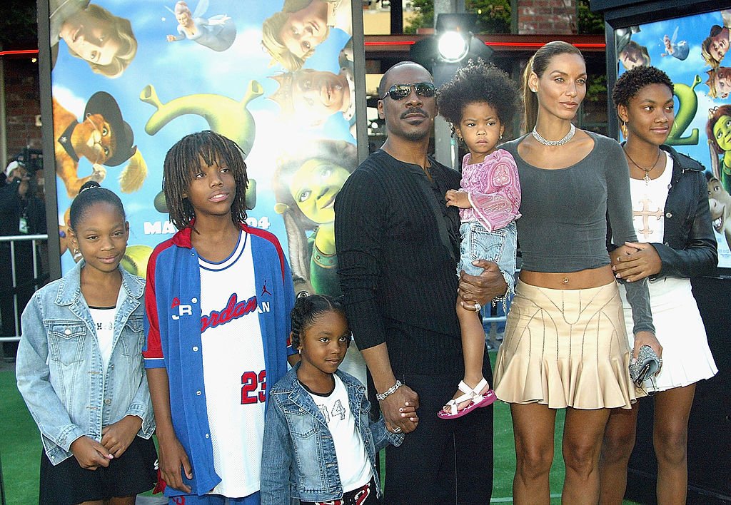 Actor Eddie Murphy and Nicole with their children attend the Los Angeles premiere of the Dreamworks Pictures' film "Shrek 2" at the Mann Village Theatre May 8, 2004. | Photo: Getty Images
