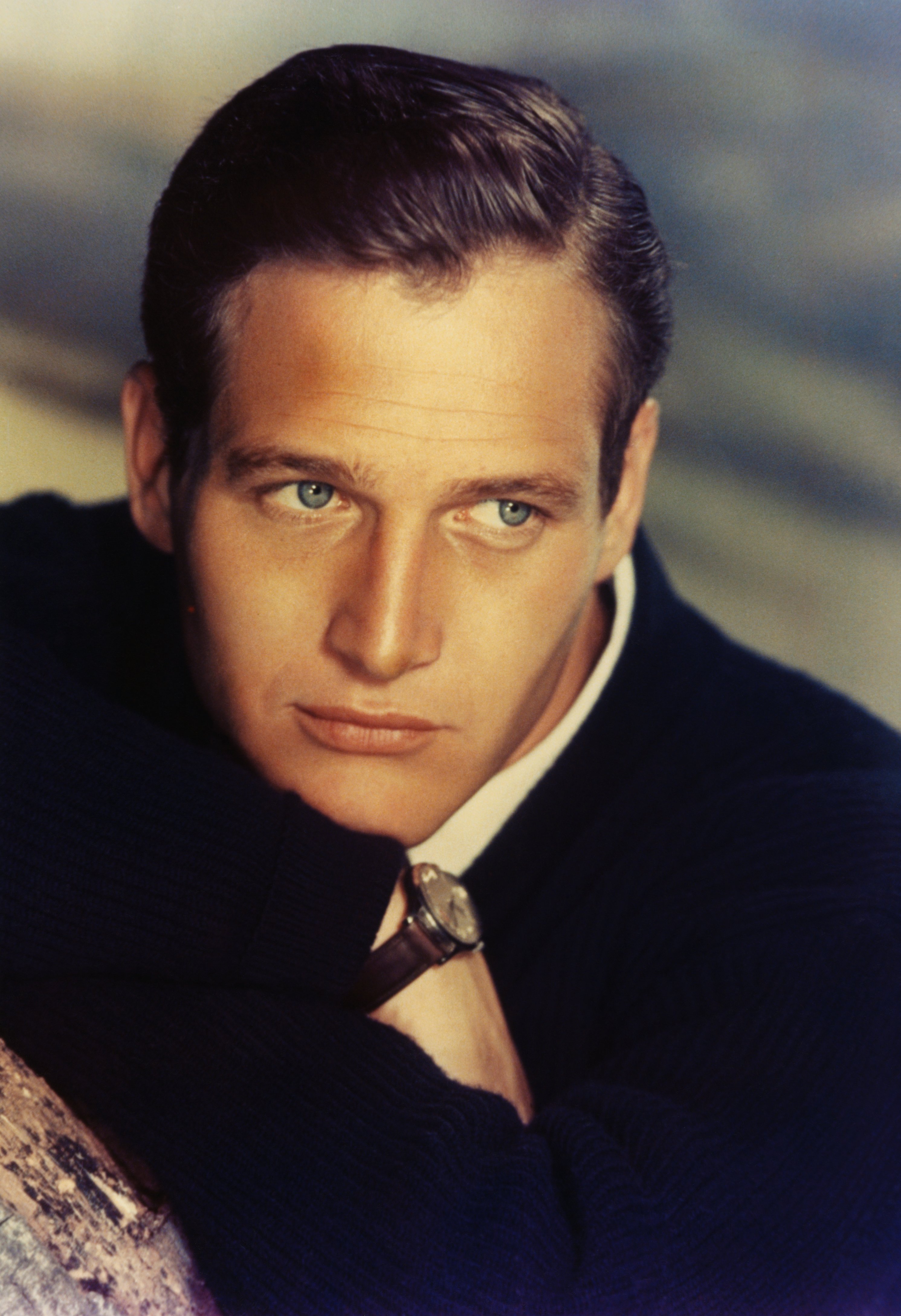 Paul Newman posing for a portrait in 1950. | Source: Getty Images