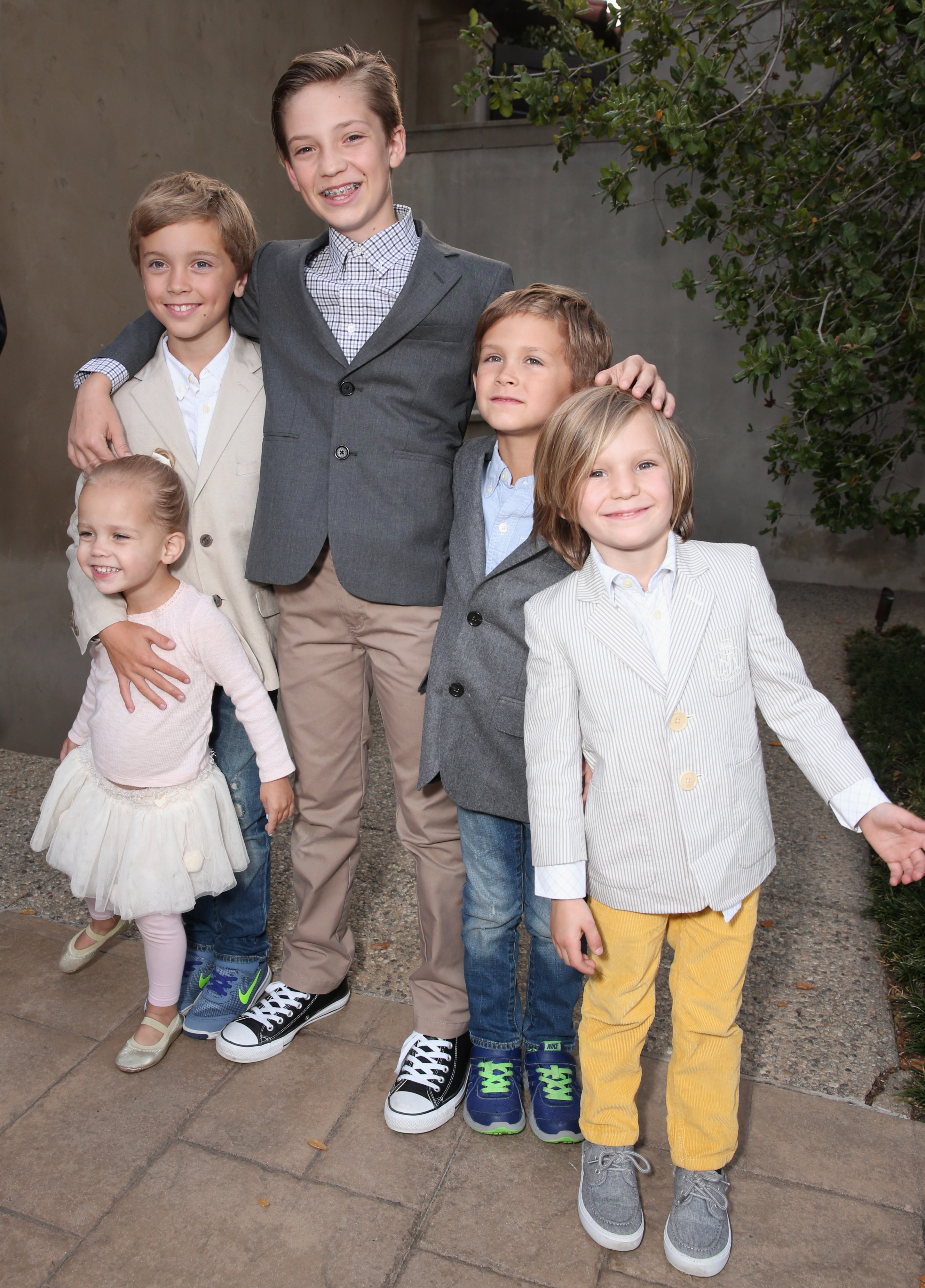 Ryder Robinson, Wilder, Bodhi, and Rio Hudson, as well as Bingham Bellamy attend Goldie Hawn's Annual "Goldie's Love In for Kids" in Beverly Hills, California on May 6, 2016. | Source: Getty Images