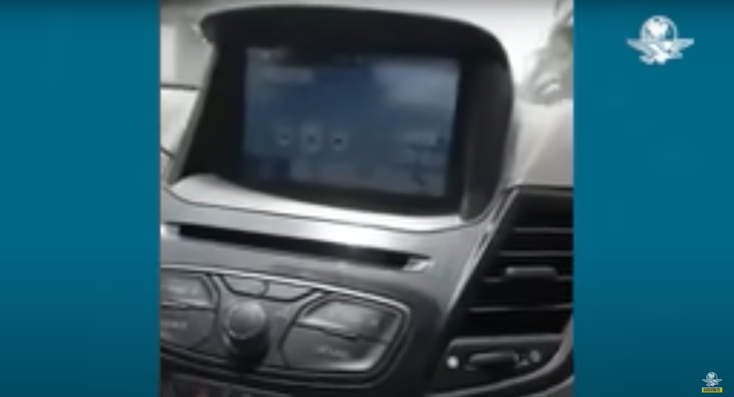 Der Ehemann bemerkte nicht, dass sein Telefon mit dem Bluetooth des Autos verbunden war. | Quelle: YouTube.com/El Universal