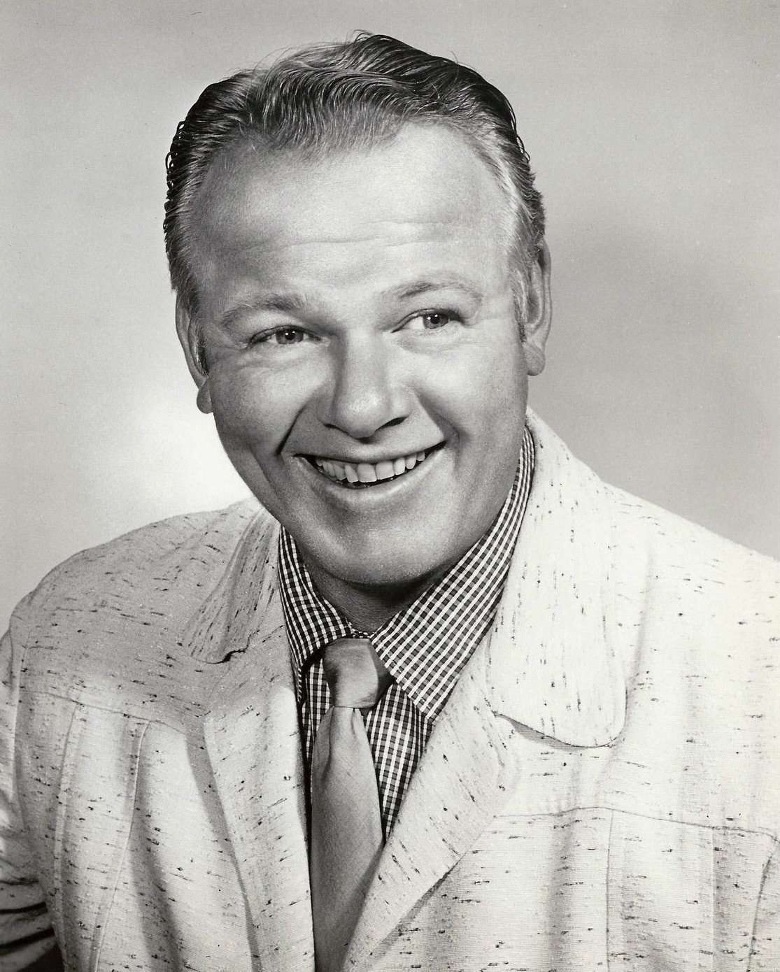 Alan Hale. | Source: Wikimedia Commons