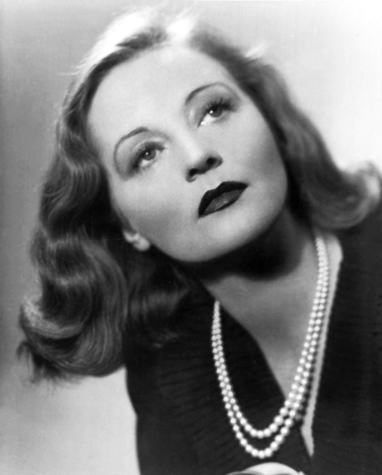 Promotional photo of Tallulah Bankhead, circa 1941 | Photo: Wikimedia Commons Images, Public Domain,