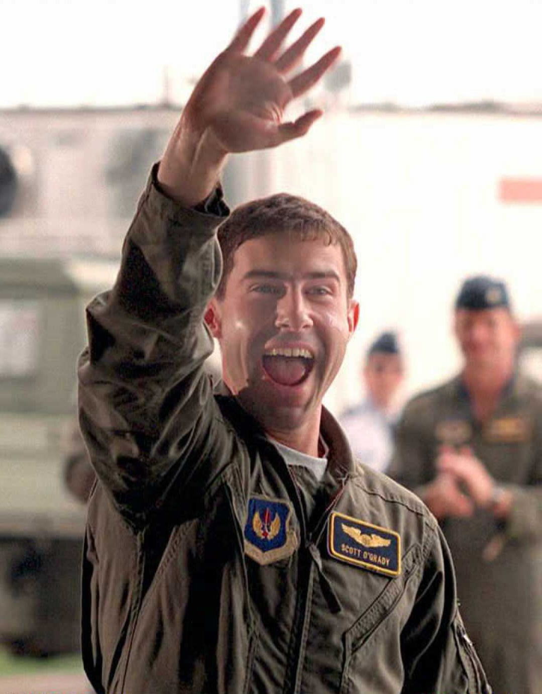 Scott O'Grady arrives at the U.S. Airbase in Aviano, Italy, on June 9, 1995, following his rescue from Bosnian Serb territory. | Source: Getty Images