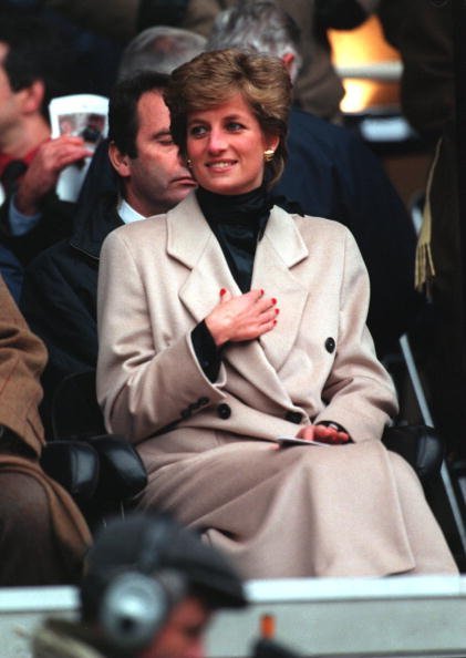 Princess Diana attends rugby match between France and Wales on January 21, 1995, in Paris. | Source: Getty Images
