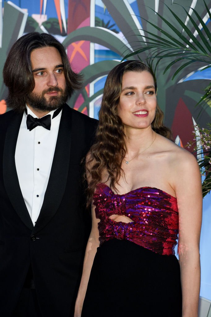 Dimitri Rassam y Carlota Casiraghi en el Rose Ball 2019 para beneficiar a la Fundación Princess Grace, el 30 de marzo de 2019 en Mónaco. | Imagen: Getty Images Dimitri Rassam y Carlota Casiraghi en el Rose Ball 2019 para beneficiar a la Fundación Princess Grace, el 30 de marzo de 2019 en Mónaco. | Imagen: Getty Images