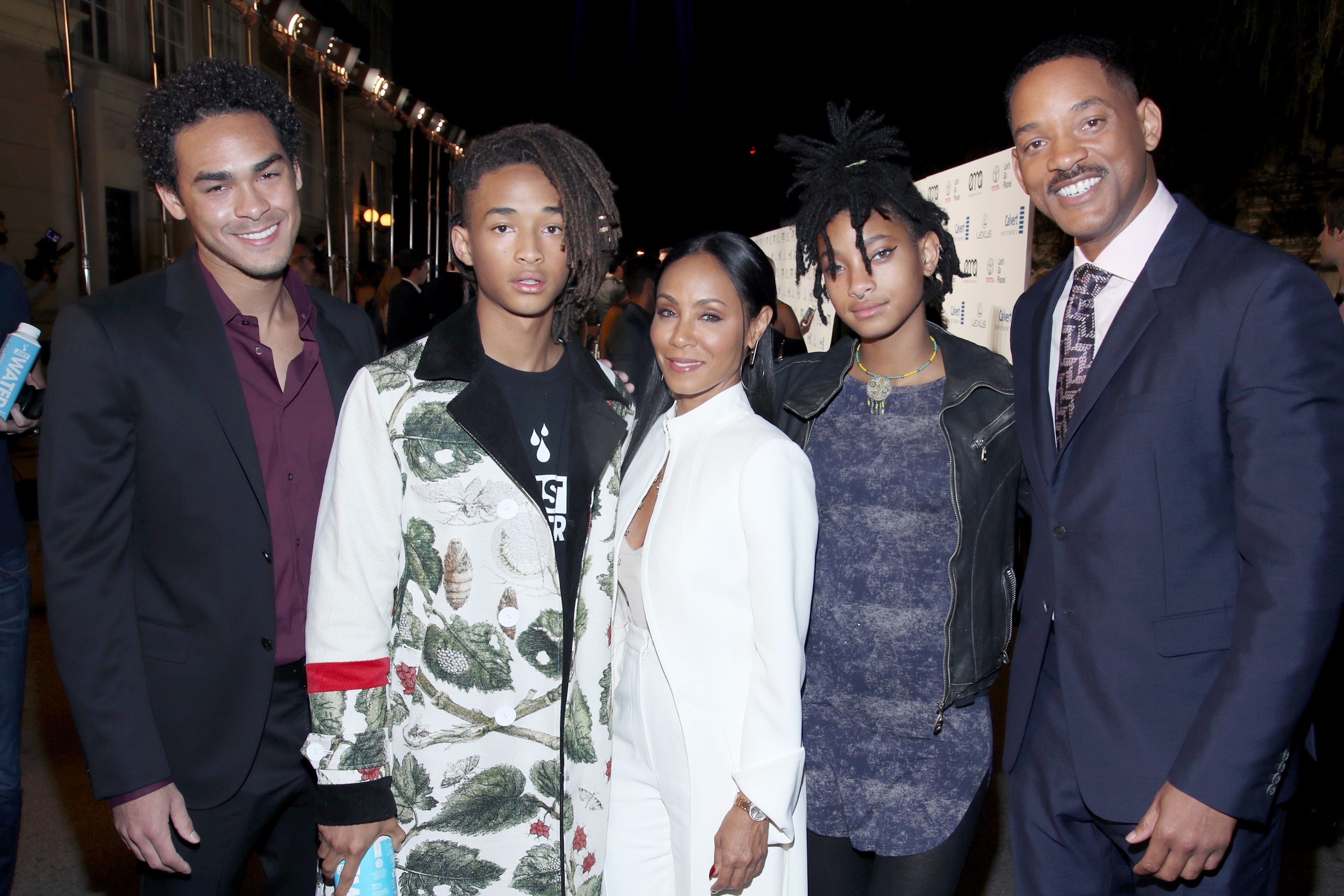 Trey Smith and Jaden Smith and Jada Pinkett Smith, singer Willow Smith and actor Will Smith attend the Environmental Media Association 26th Annual EMA Awards,2016| Photo: Getty Images