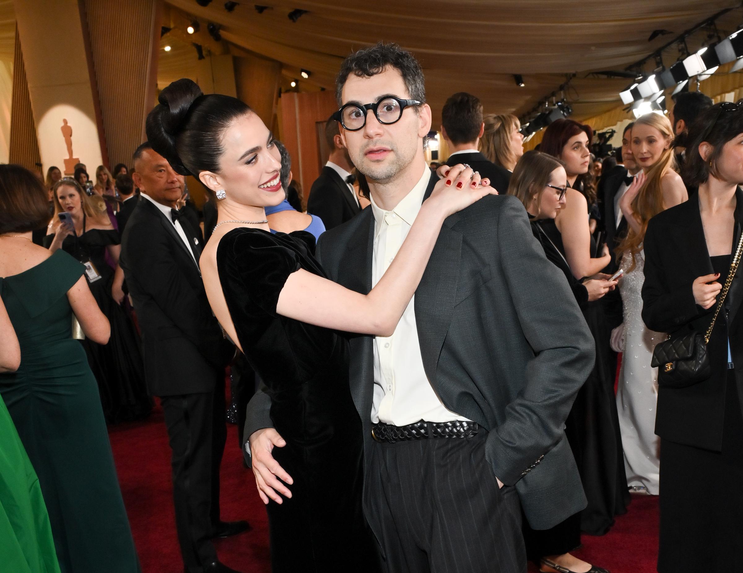 Just months before the reported split, Qualley was still publicly describing Antonoff as the person who made her feel more confident exploring every part of herself. That made the later signs — from social media changes to her absence from Swift's wedding — feel even more dramatic. | Source: Getty Images