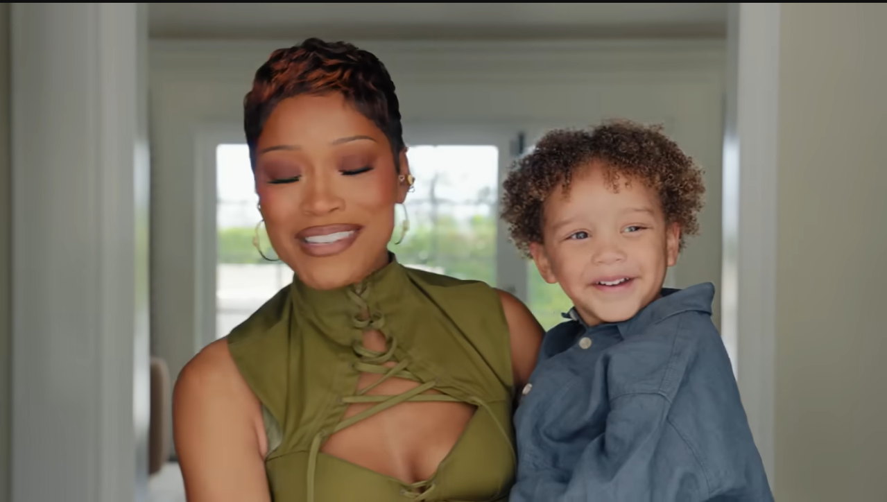 She welcomed the crew alongside her adorable three-year-old son, Leodis. | Source: YouTube/@Archdigest
