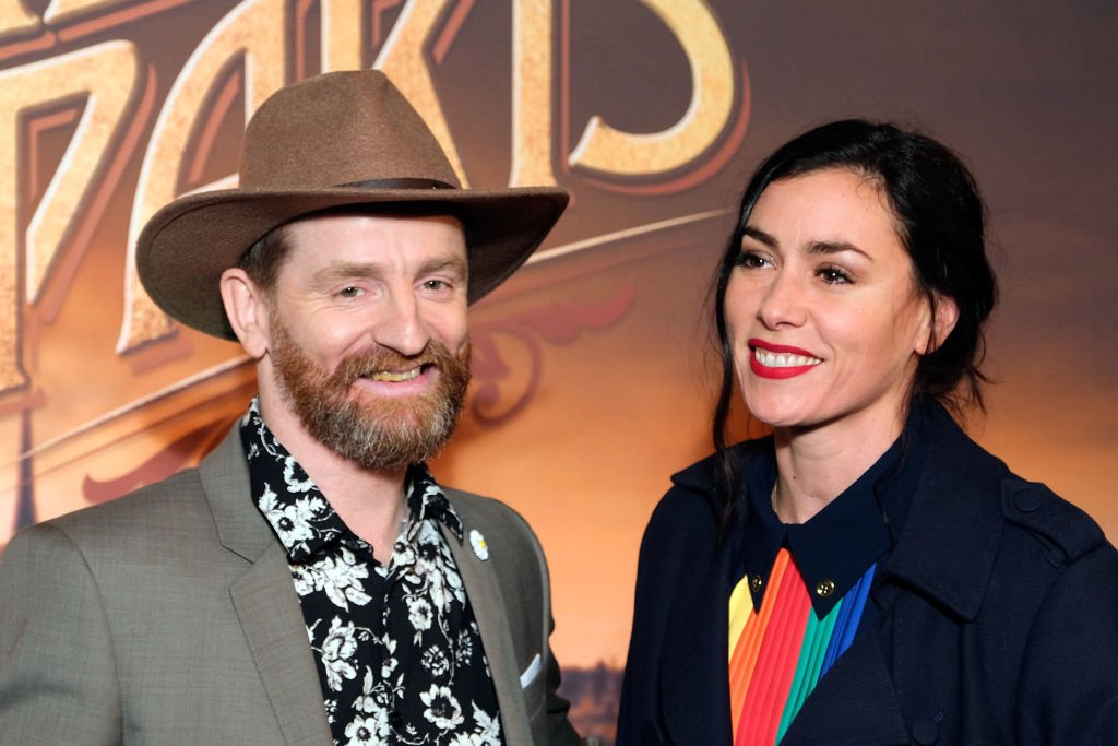 Mathias Malzieu et la chanteuse Olivia Ruiz assistent à la première de "Une Sirene A Paris" au Cinéma Max Linder le 02 mars 2020 à Paris, France. | Photo : Getty Images Mathias Malzieu et la chanteuse Olivia Ruiz assistent à la première de "Une Sirene A Paris" au Cinéma Max Linder le 02 mars 2020 à Paris, France. | Photo : Getty Images