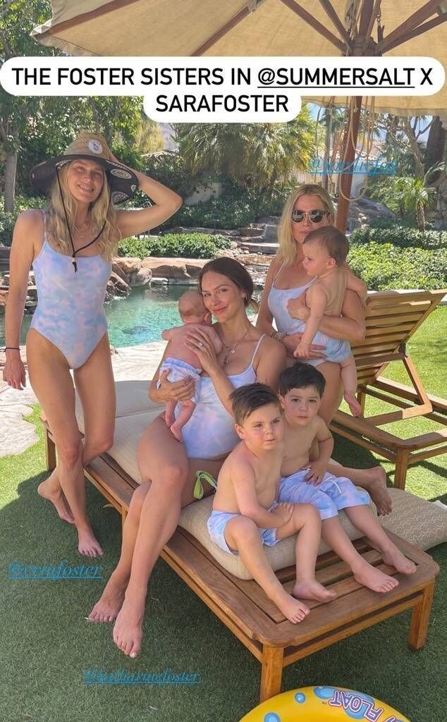 Katharine McPhee pictured with her son and other family members wearing matching swimsuits. 2021. | Photo: Instagram/sarafoster