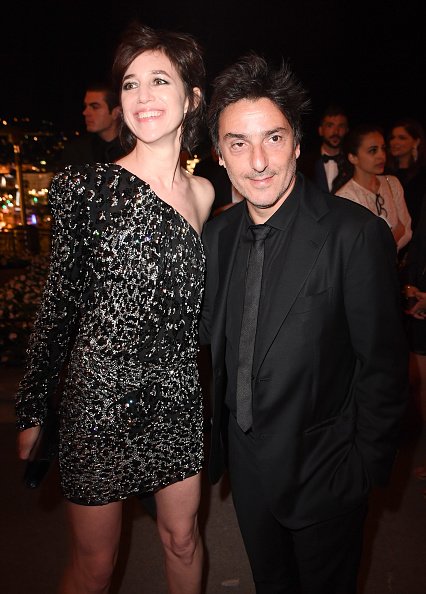 La photo d'Yvan Attal avec Charlotte Gainsbourg le 21 mai 2017 à Cannes, en France | Source: Getty Images / Global Ukraine La photo d'Yvan Attal avec Charlotte Gainsbourg le 21 mai 2017 à Cannes, en France | Source: Getty Images / Global Ukraine