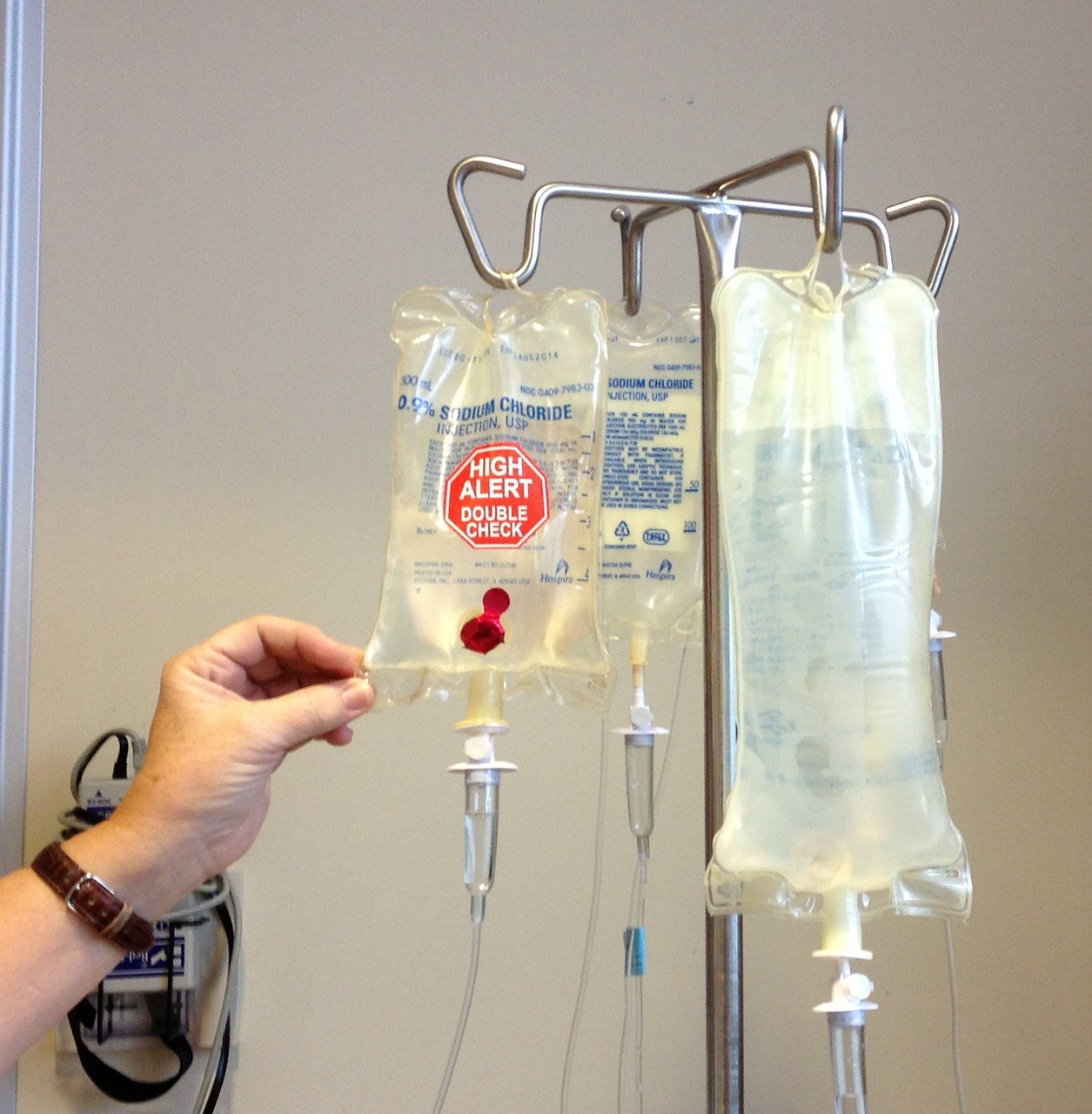 Chemotherapy IV bags | Source: Pixabay