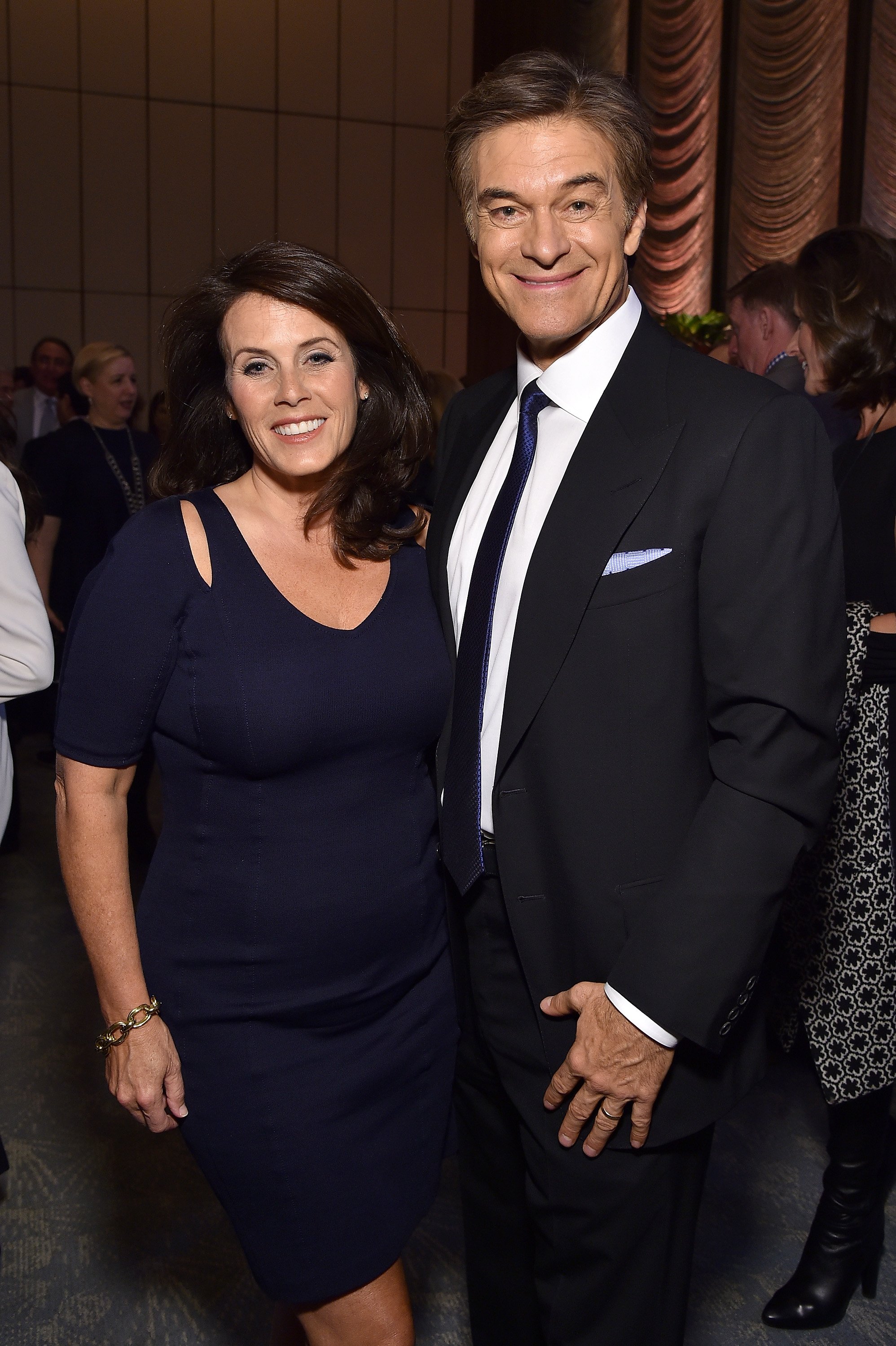 Lisa and Dr. Mehmet Oz attends 35 Most Powerful People in New York Media event in New York City on April 6, 2016 | Photo: Getty Images