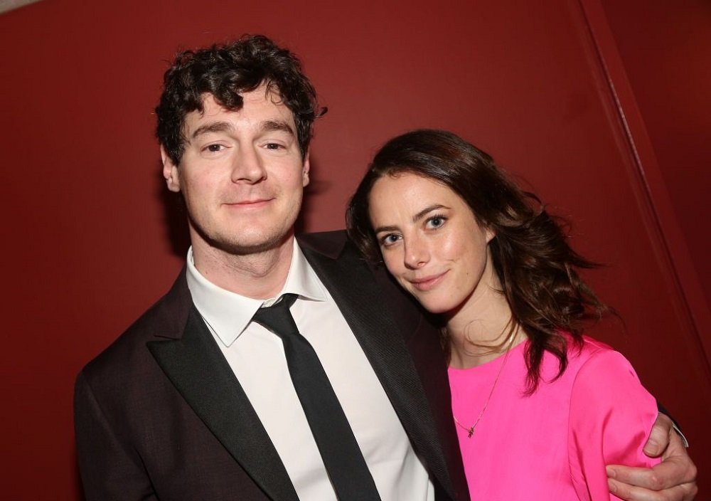 Benjamin Walker and Kaya Scodelario posing at the 2019 Outer Critics Circle Theater Awards in New York City, in May 2019. | Image: Getty Images.