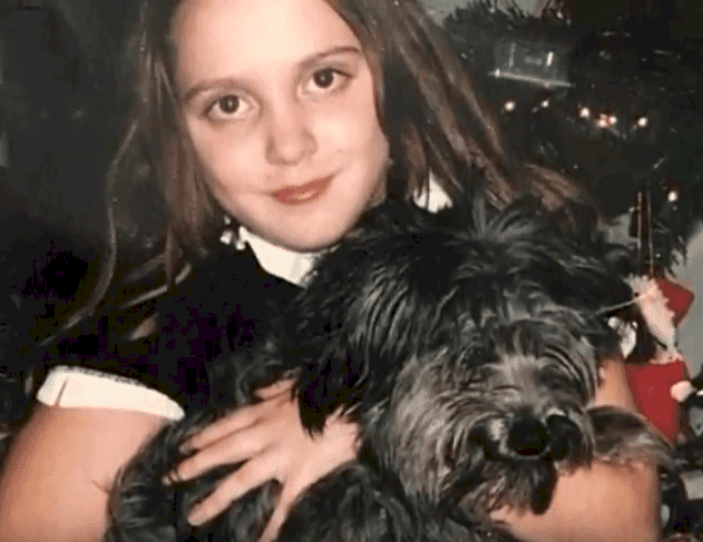 Mujer adoptó a un adorable perro viejo y descubrió que había sido su