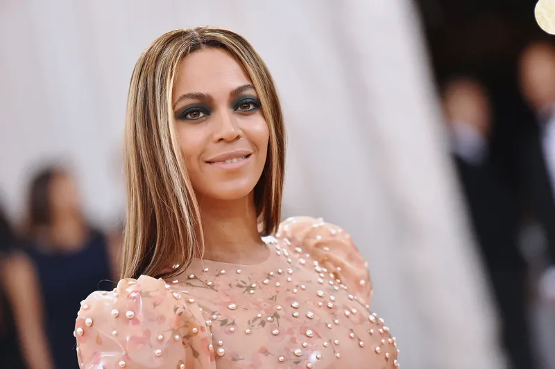 Beyoncé attends the "Manus x Machina: Fashion In An Age Of Technology" Costume Institute Gala at Metropolitan Museum of Art in New York City on May 2, 2016. | Photo: Getty Images