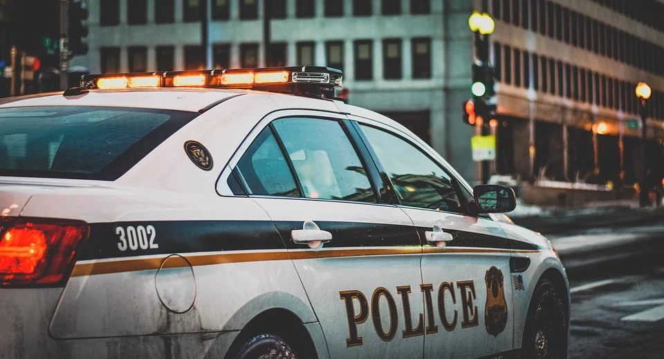 Patrulla de policía en la calle. | Foto: Pixabay