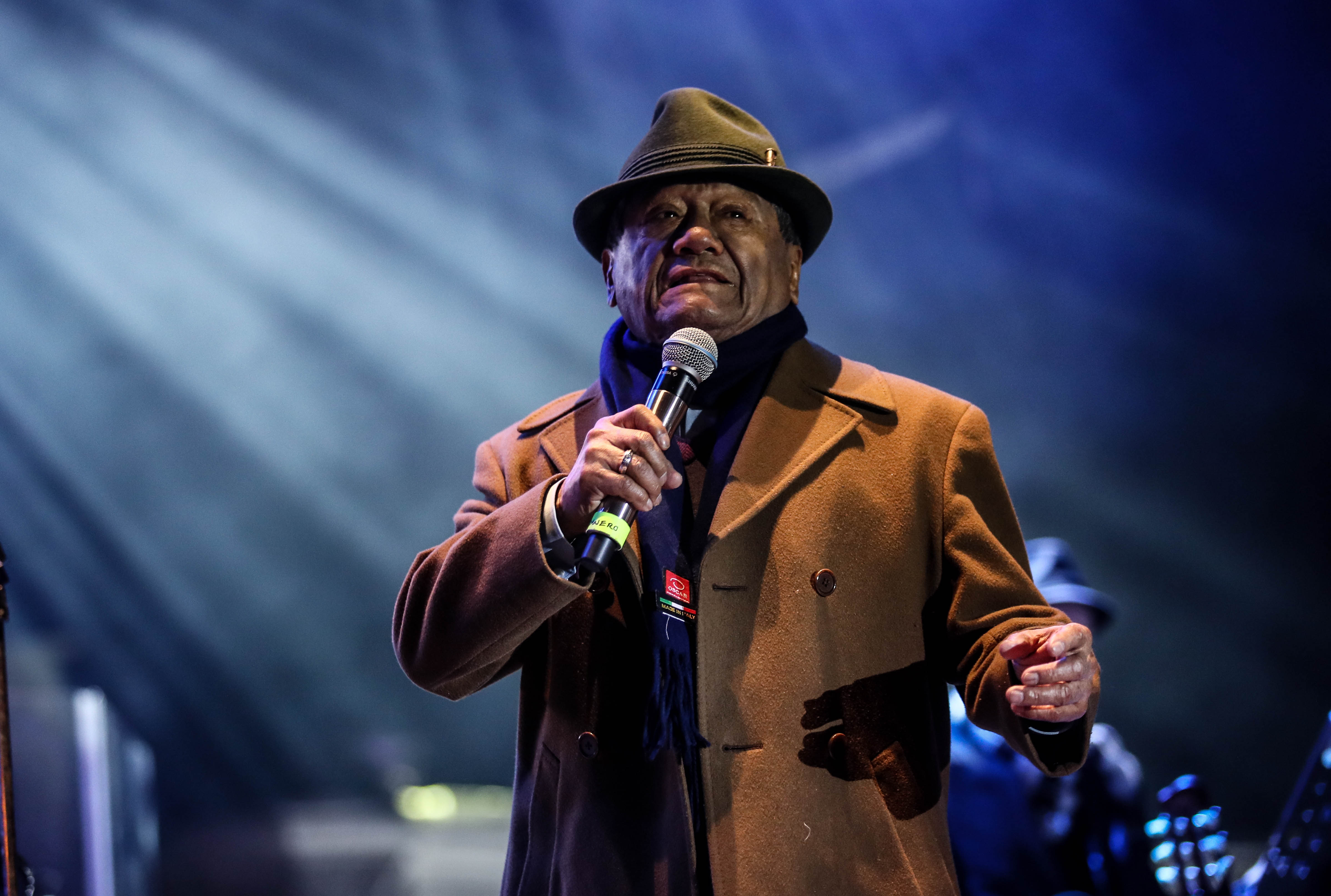 Armando Manzanero en concierto en enero de 2017 en Alamos, México. | Foto: Getty Images