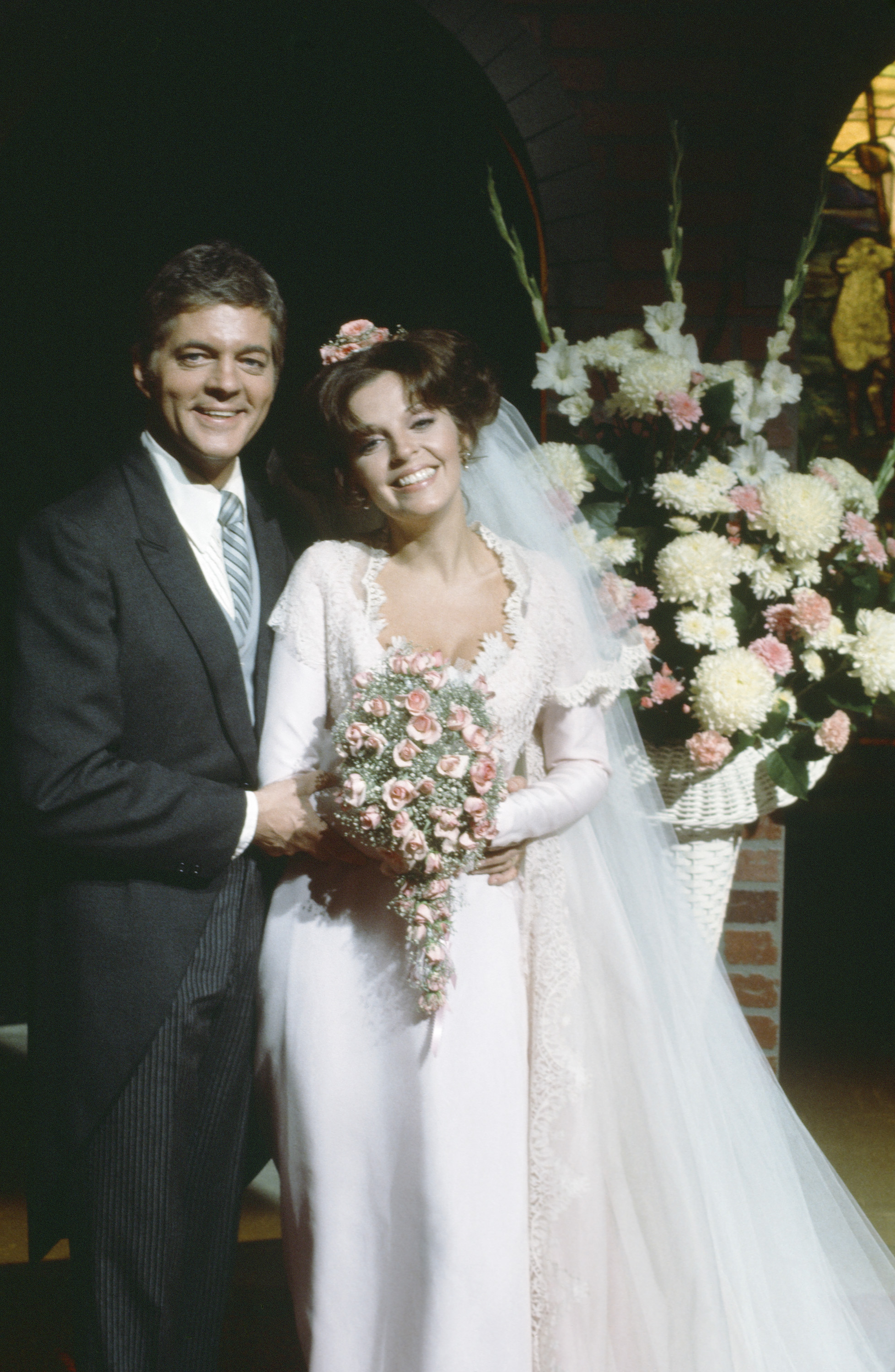 Bill Hayes as Doug Williams and Susan Seaforth Hayes as Julie Williams in "Days of Our Lives" on September 16, 1976 | Source: Getty Images