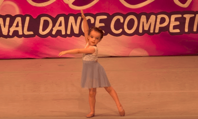 Quelle: YouTube/CarmoDance Quelle: YouTube/CarmoDance