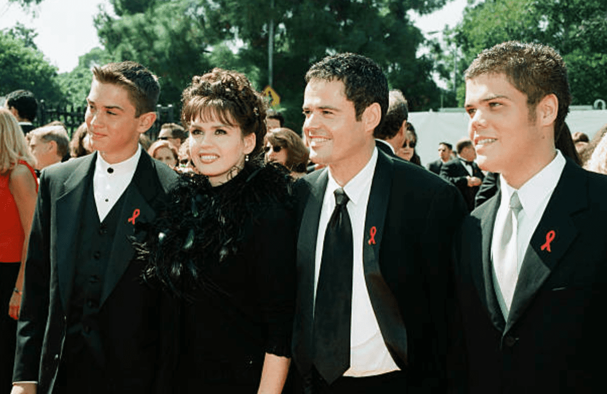 Michael Blosil, Marie Osmond, Donny Osmond, Brandon Osmond arrive at the 50th Emmy Awards on September 13, 1998, in Los Angeles | Source: Getty Images
