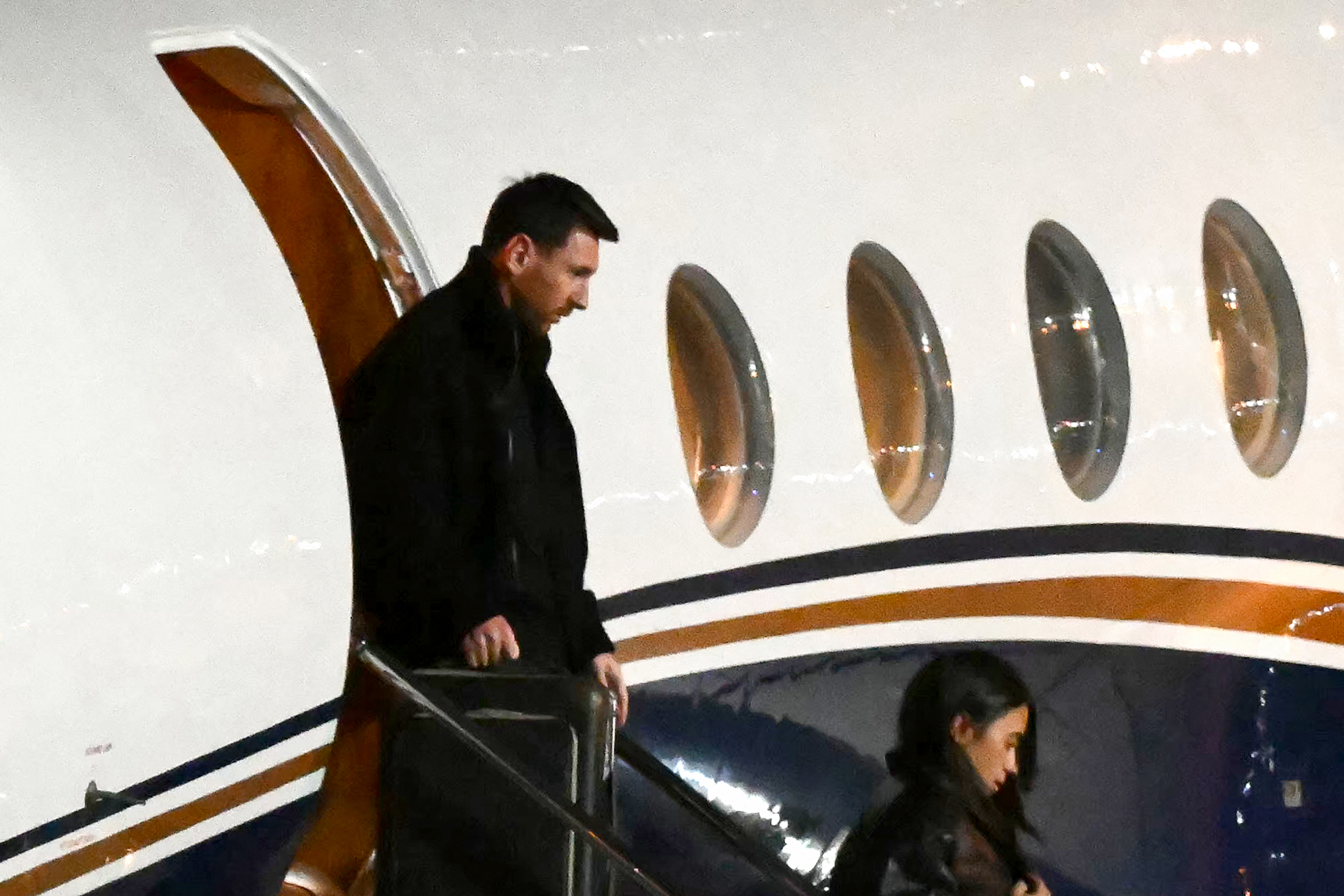 Lionel Messi and his wife Antonela Roccuzzo arrived at Islas Malvinas International Airport following the death of his father and longtime agent, Jorge Messi, on August 8, 2026, in Rosario, Argentina. | Source: Getty Images