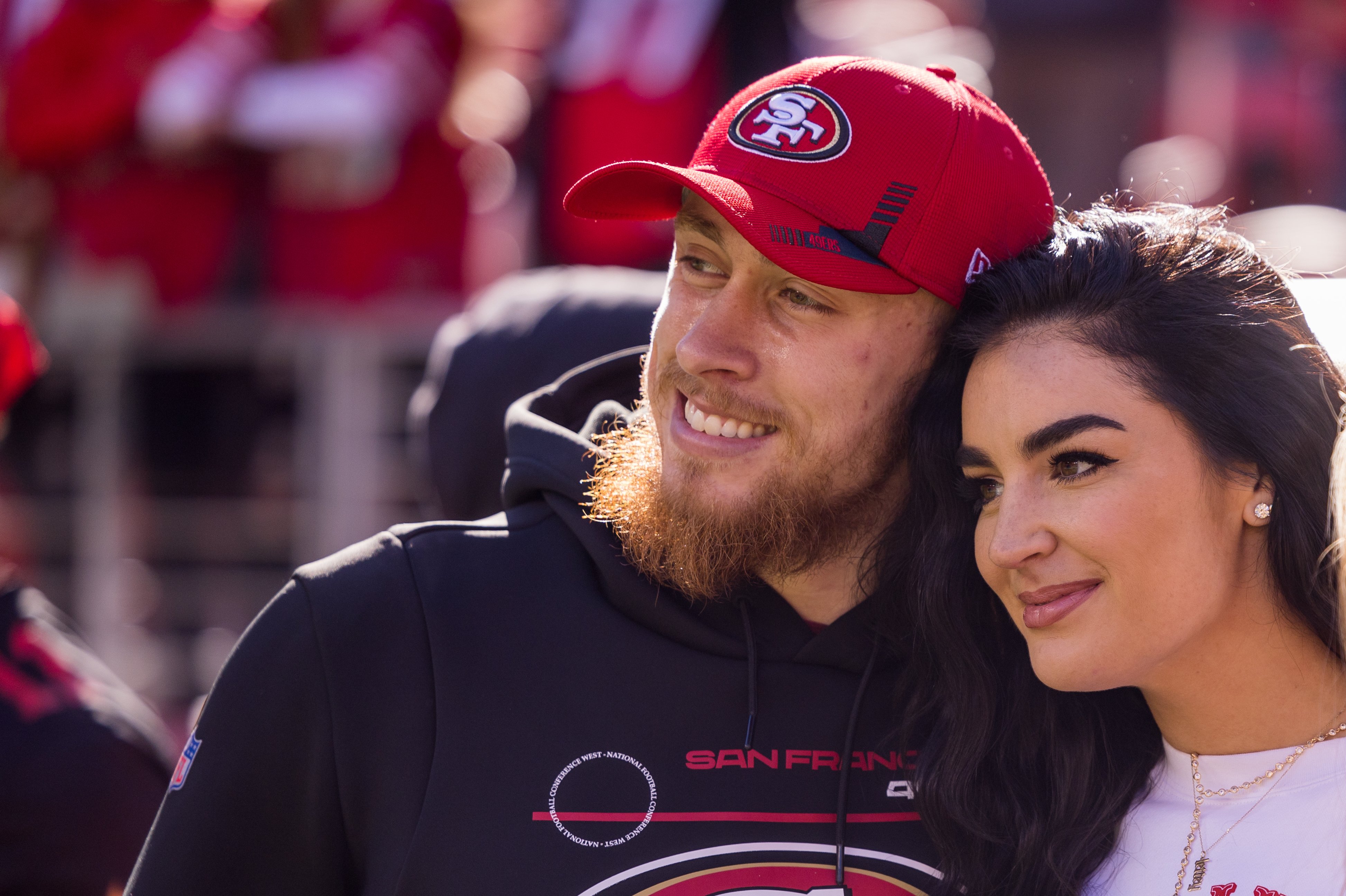 San Francisco 49ers Tight End George Kittle (85) poses with his wife, Claire, before the NFL pro football game between the Houston Texans and San Francisco 49ers on January 2, 2022 at Levis Stadium in Santa Clara, CA. | Source: Getty Images