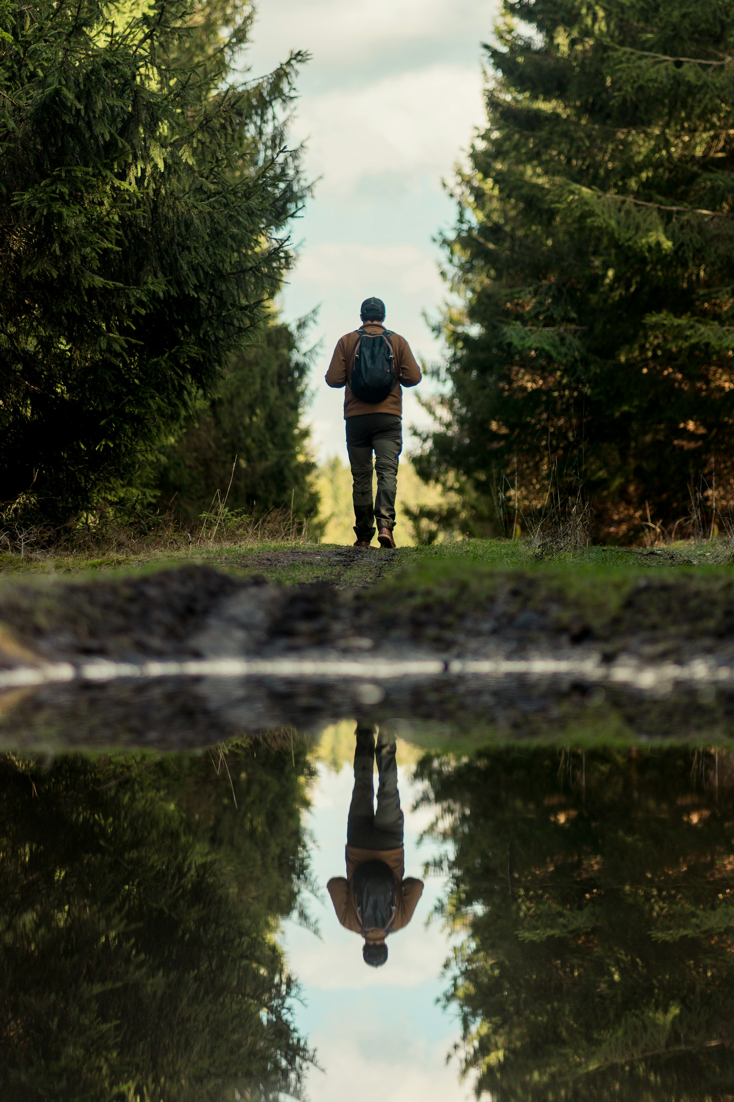 A man hiking | Source: Unsplash