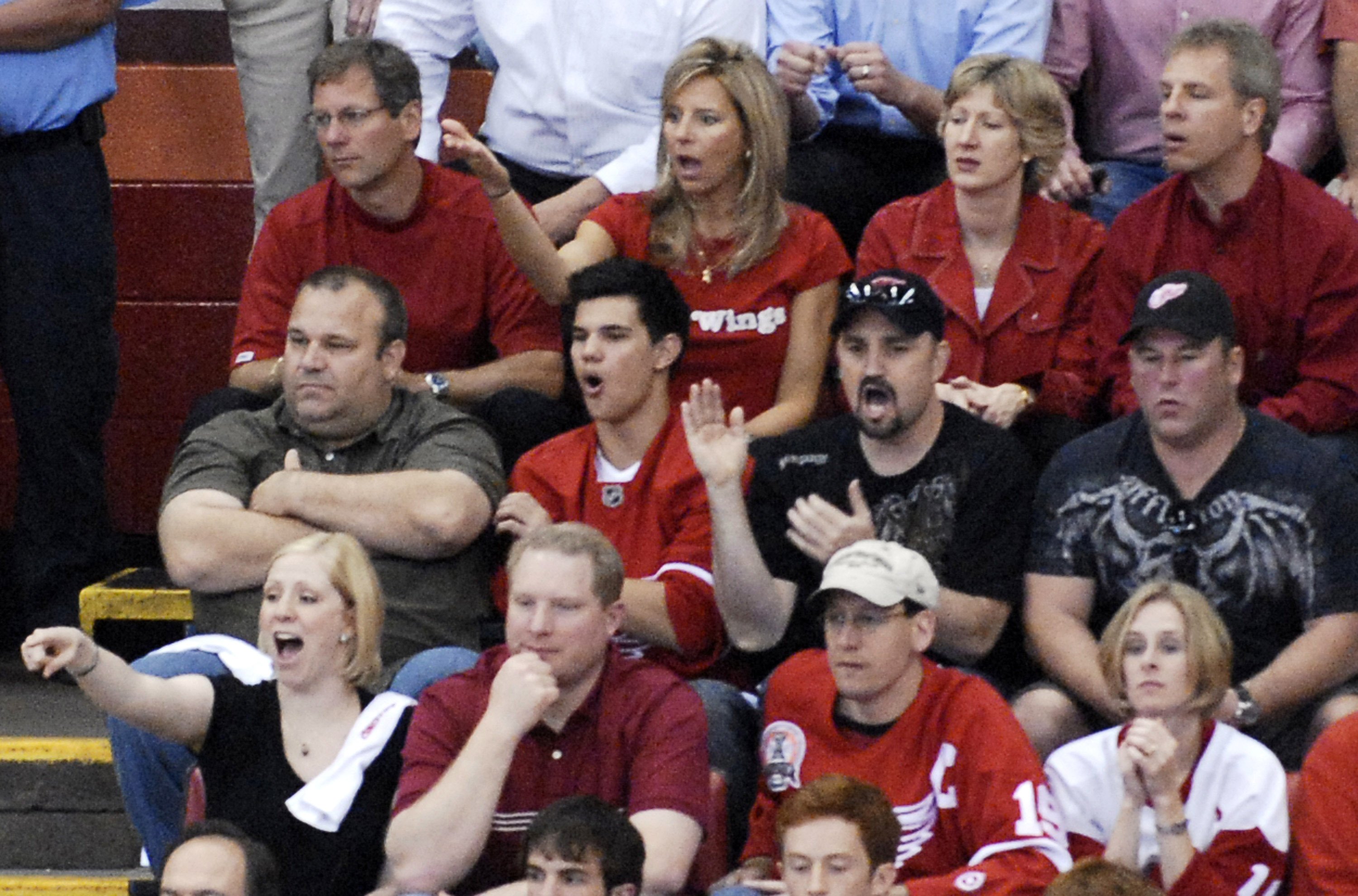 Taylor Lautner is pictured at Game Seven of the Stanley Cup Final between the Detroit Red Wings and The Pittsburgh Penguins on June 12, 2009, at Joe Louis Arena in Detroit, Michigan | Source: Getty Images