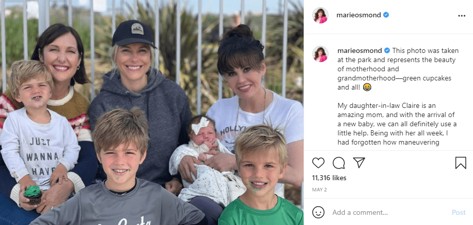 Marie Osmond pictured with family. | Photo: Instagram/marieosmond